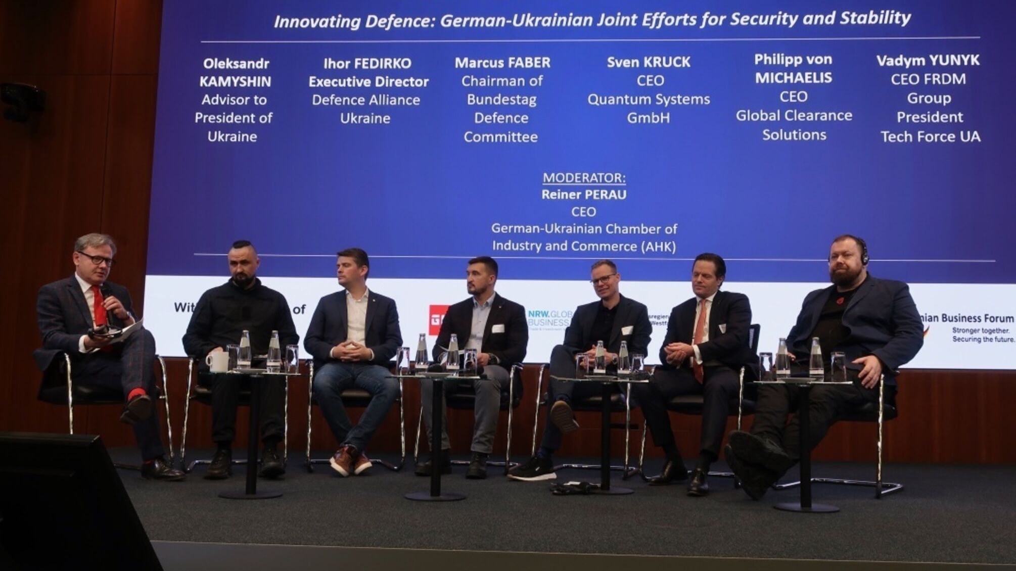 Камишін: Україна залучатиме громадян до оборонної промисловості