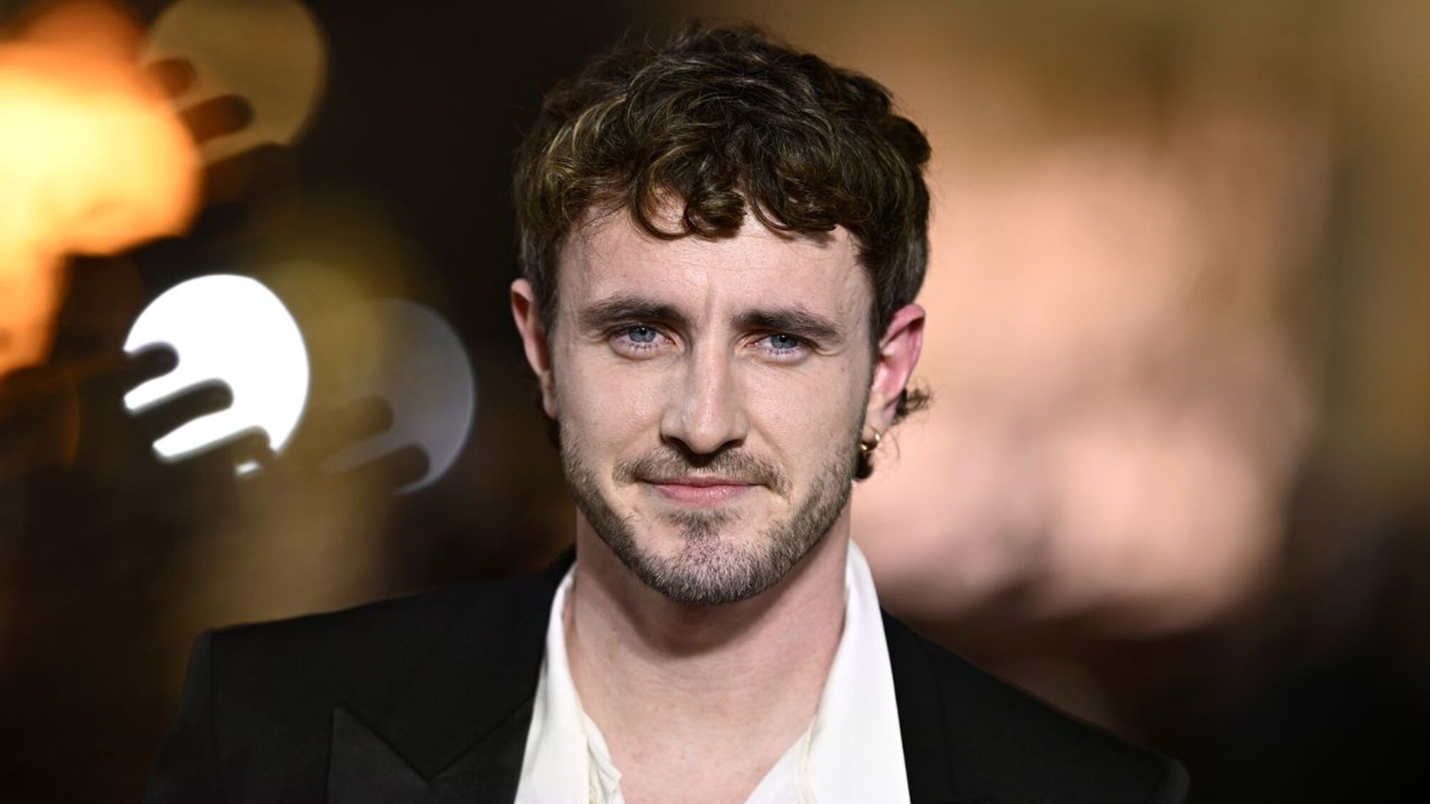 Зірка “Гладіатора II' Пол Мескал розпродає культові речі зі свого гардероба не благодійність