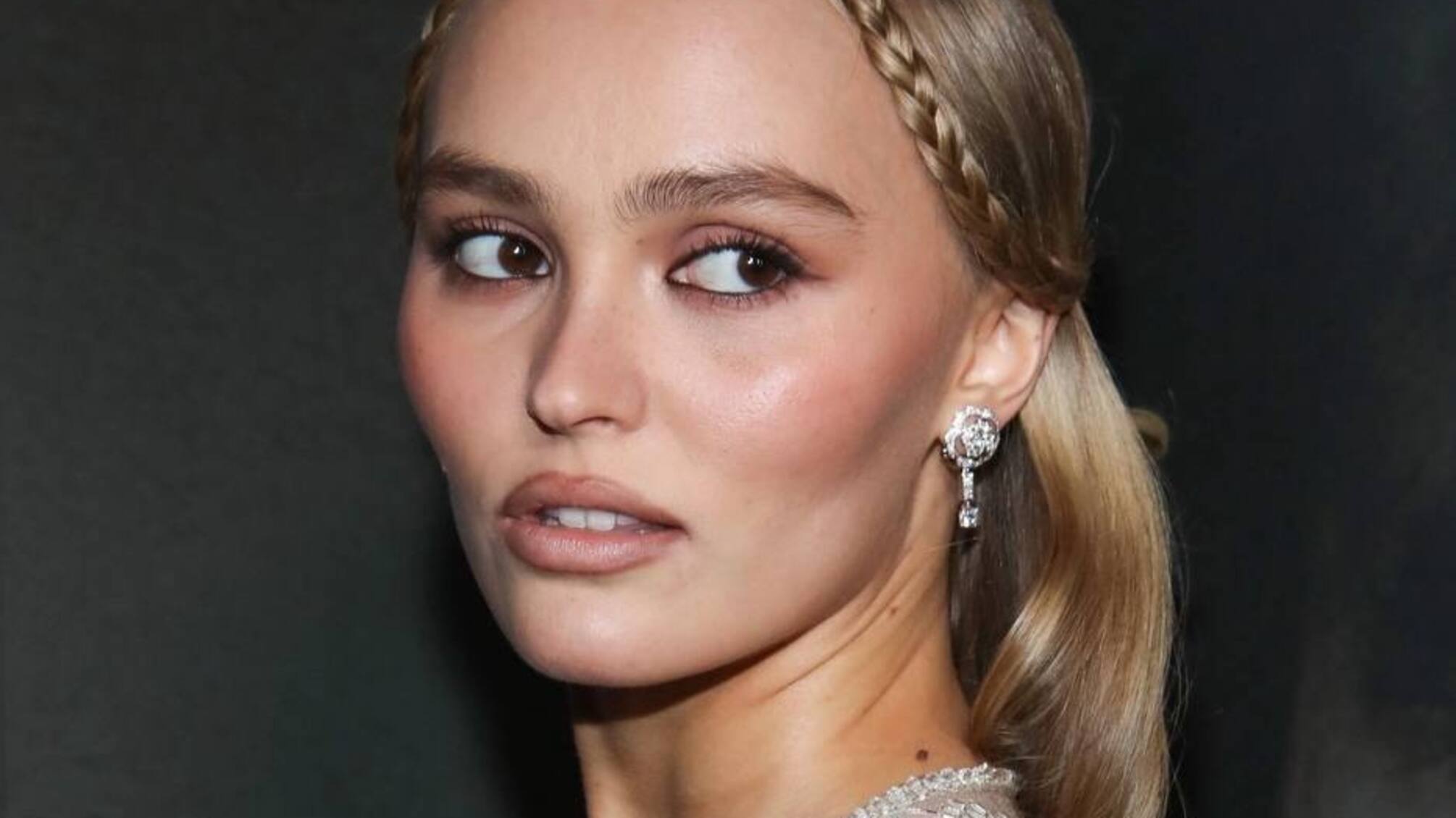 Донька Джонні Деппа зʼявилась на прем'єрі фільму 'Носферату' в ЛА (фото)