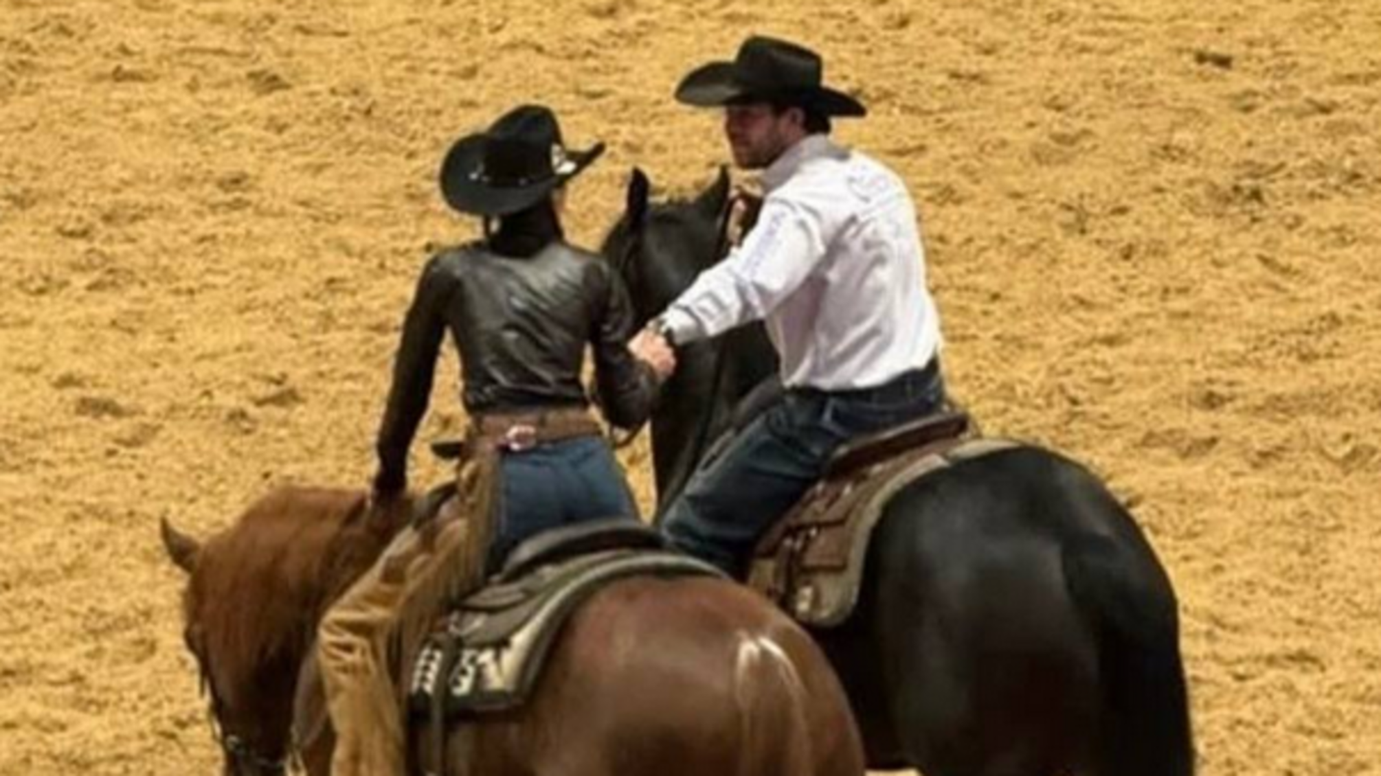 Белла Хадид победила в соревновании всадников