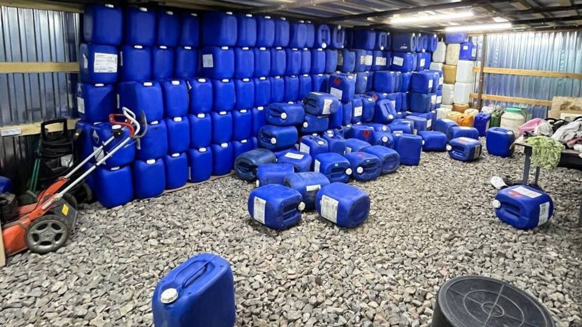 Работники 'Укрзализныци' воровали горючее из локомотивов, - полиция