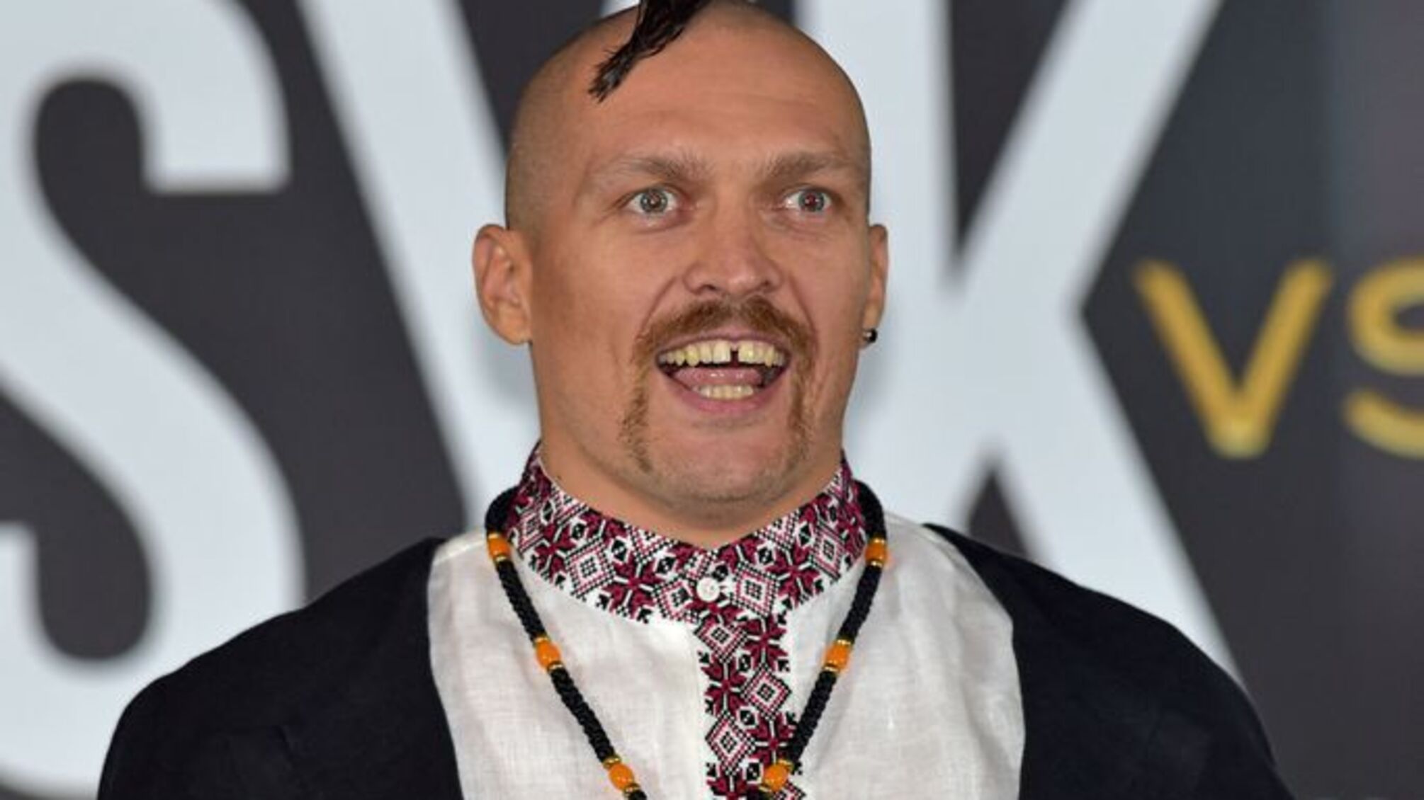 Олександр Усик та відомі українські артисти створюють гімн 'Битва за світло'