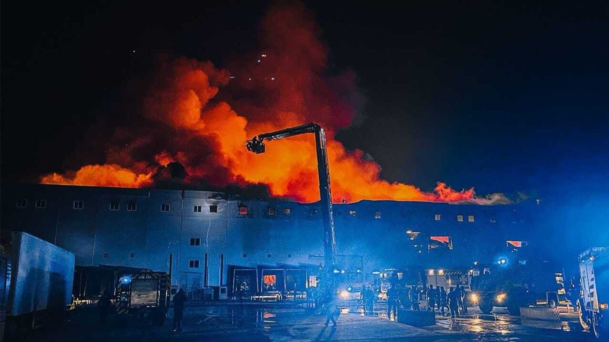 Масштабный пожар в Киевской области - загорелся склад