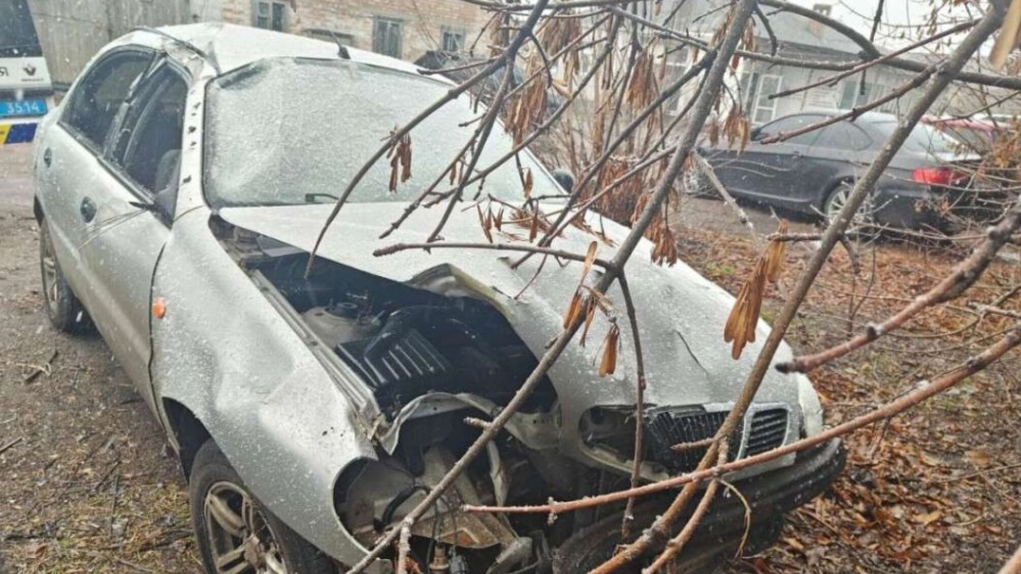 У Дніпропетровській області працівник СТО потрапив у ДТП на викраденому авто