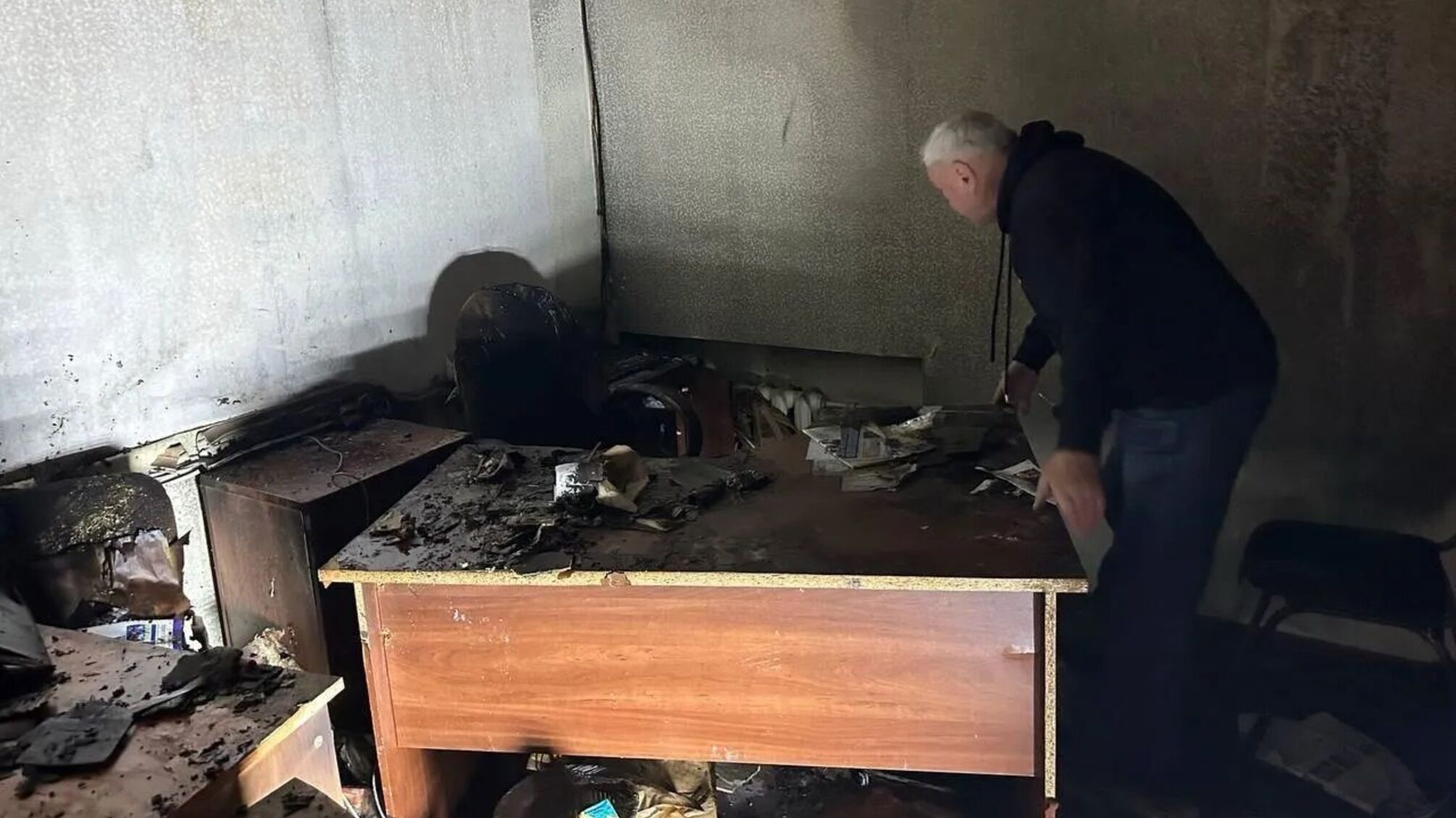 Огонь в сердце россии: поджоги офисов и автомобилей становятся массовыми