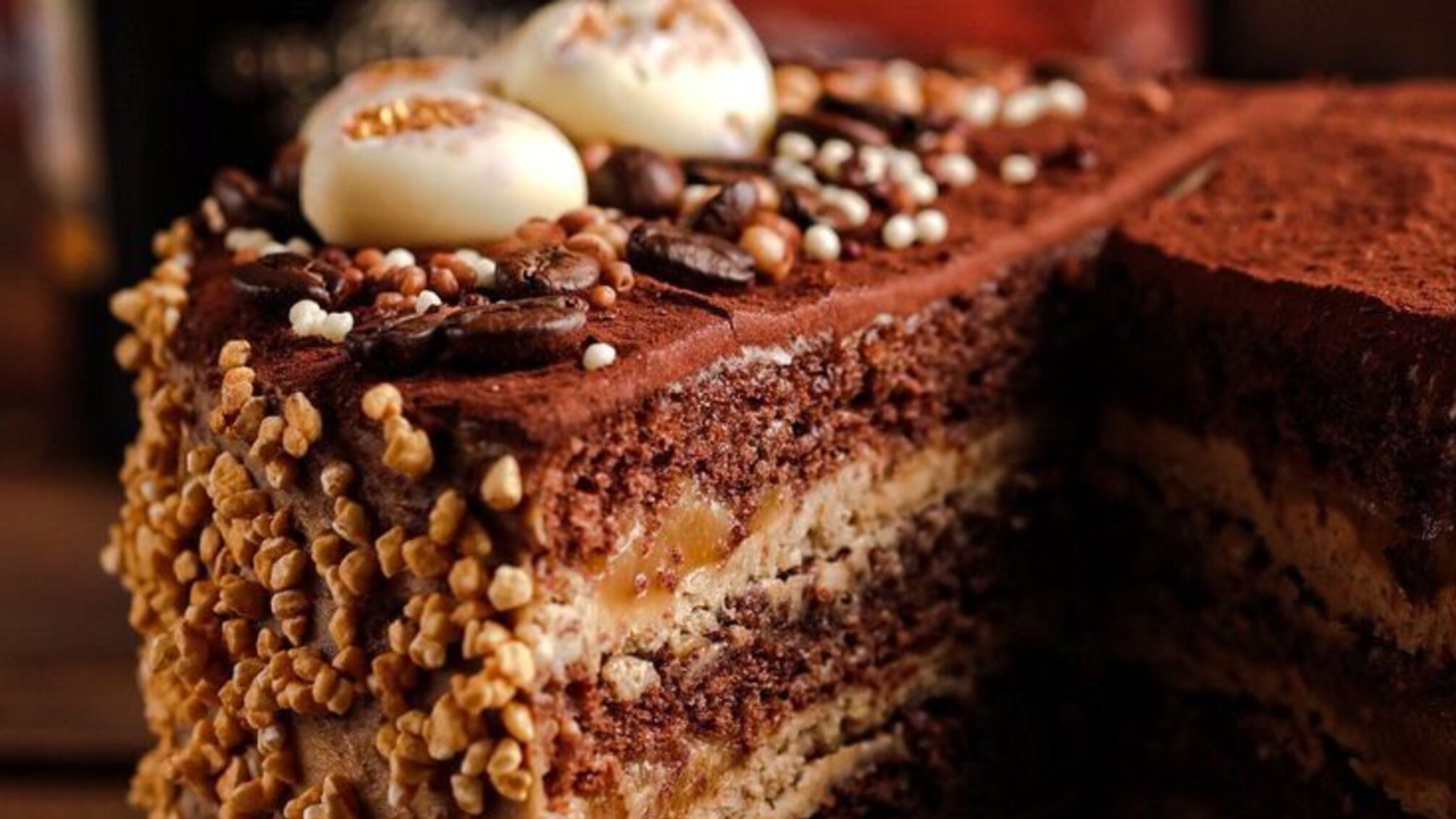 Рецепт праздничного орехово-карамельного торта на Новый год