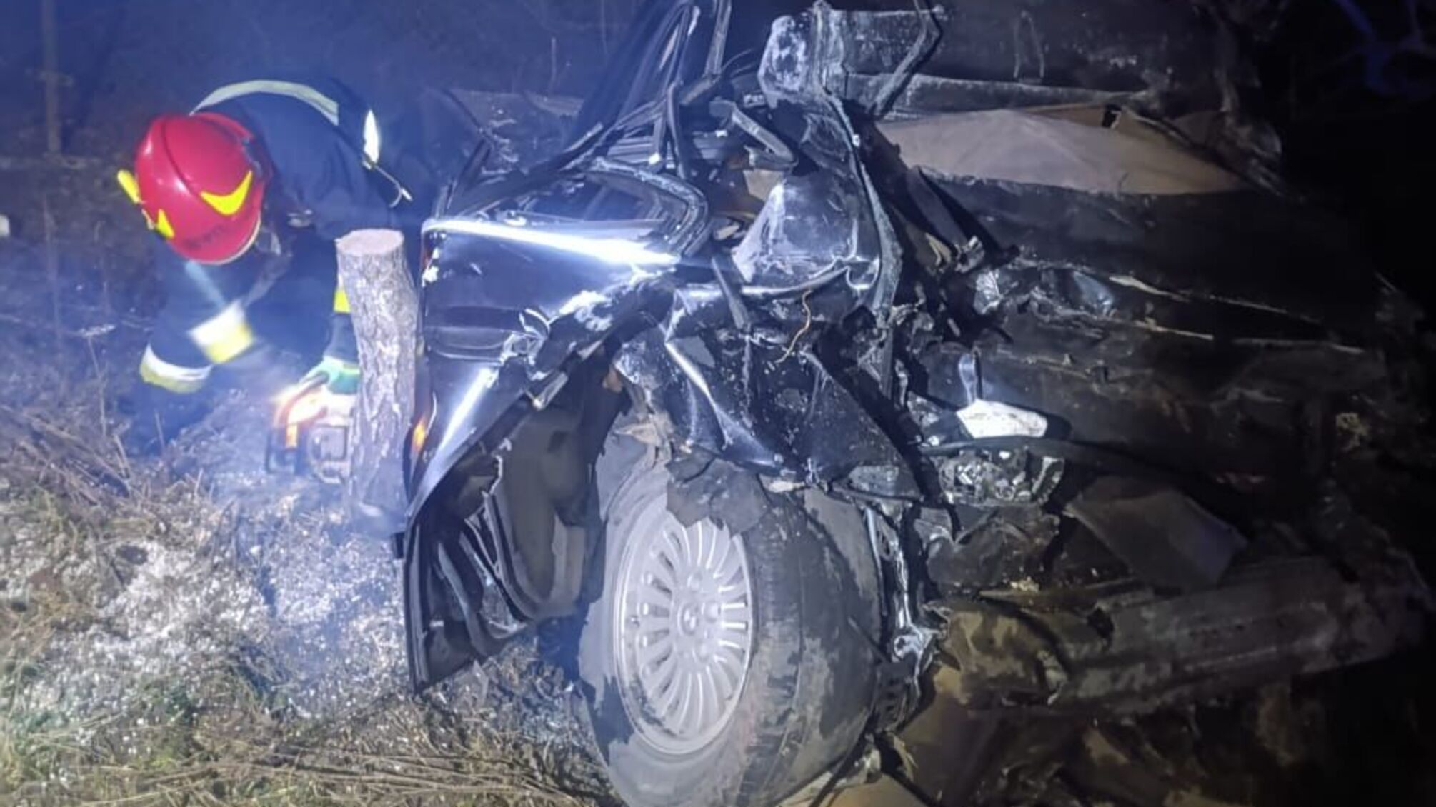 В Івано-Франківській області в аварії з вантажівкою загинуло п'ятеро людей, серед них діти