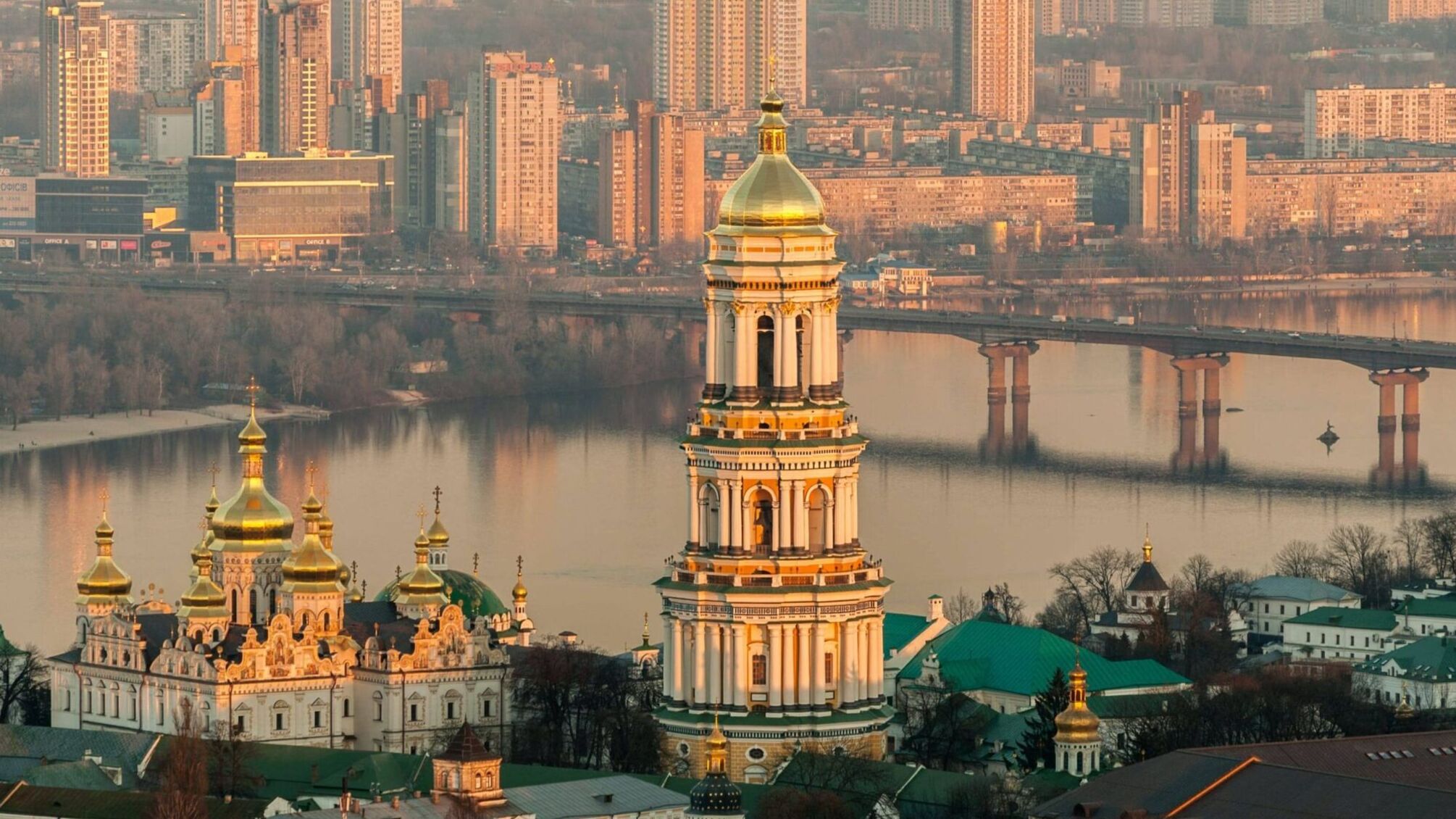 Киев — единственный город, останавливающий коммунальный транспорт во время тревог