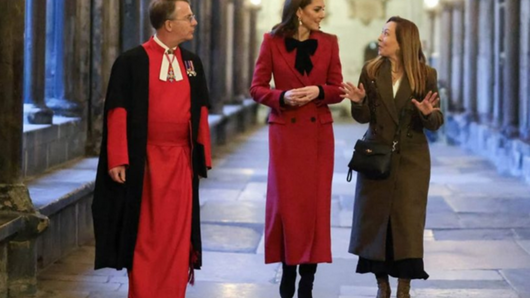 В красном пальто: Кейт Миддлтон посетила рождественский концерт