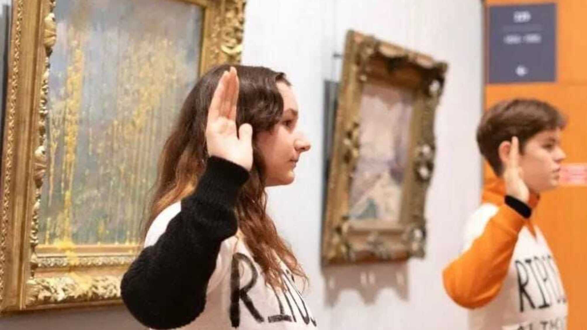 Экоактивистки вылили суп на картину Клода Моне 'Весна' в Лионском музее