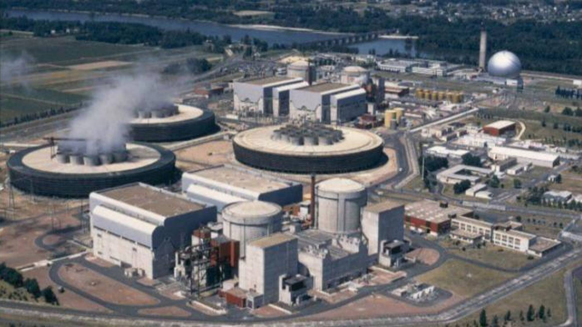 АЭС находится в городе Шиноне