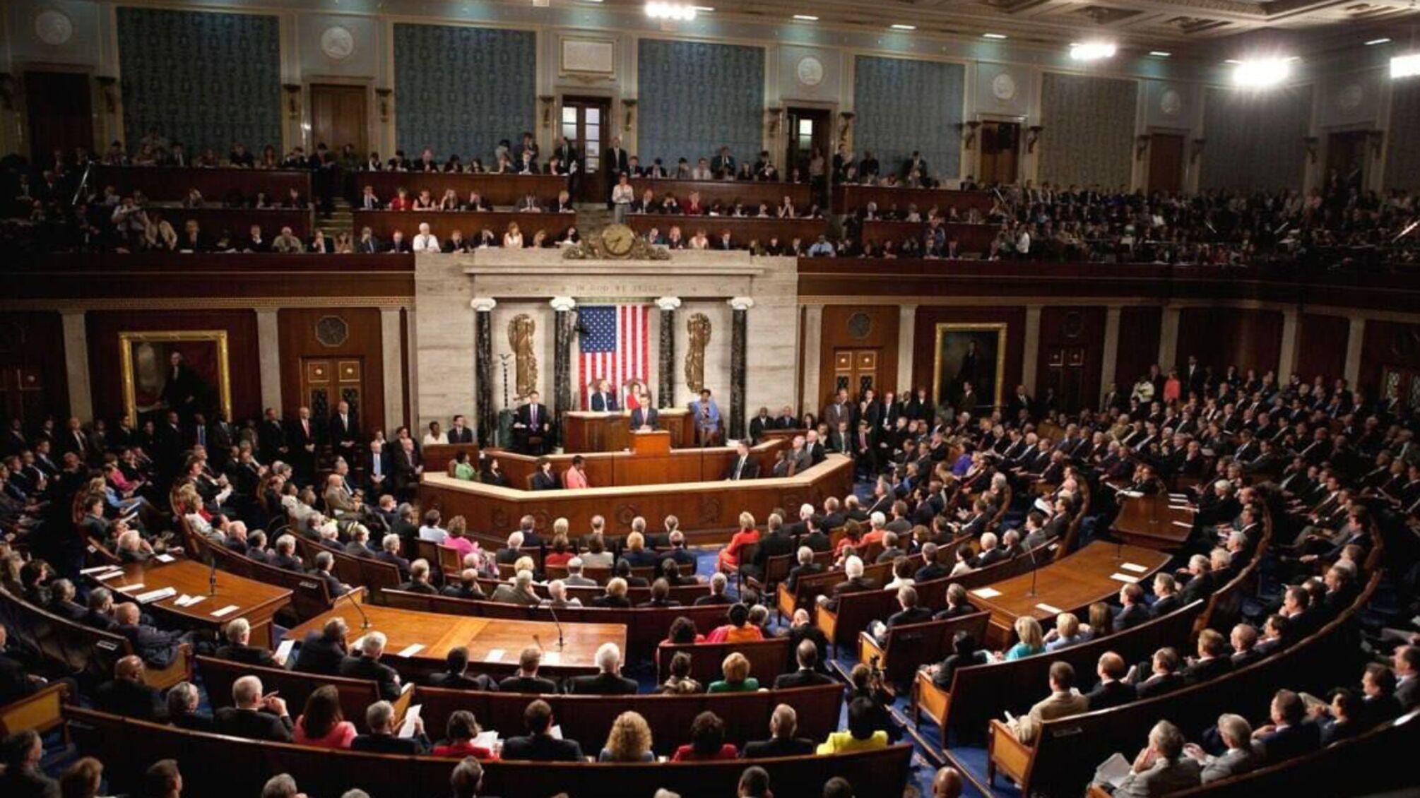 Сенат США поддержал законопроект на $60 млрд помощи Украине