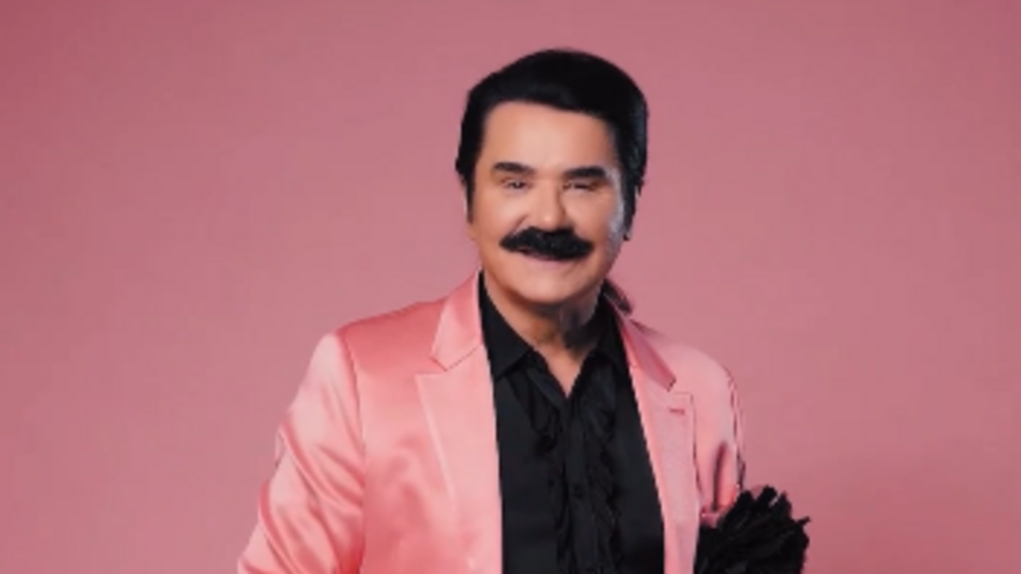 'Щасливий, що в мене є Маринка': Зібров привітав дружину з Днем закоханих