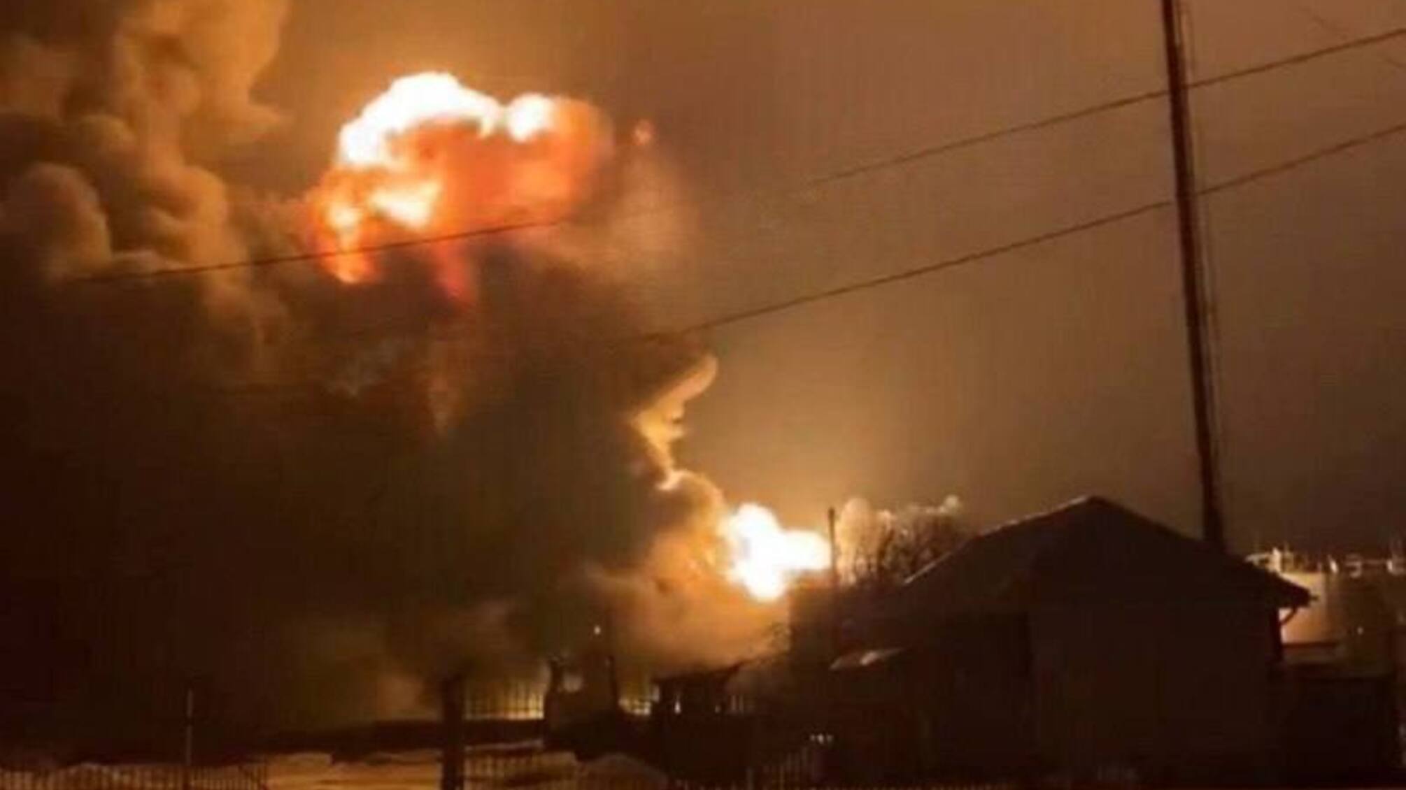 У Курській області — пожежа на нафтобазі: губернатор заявив про атаку дрона