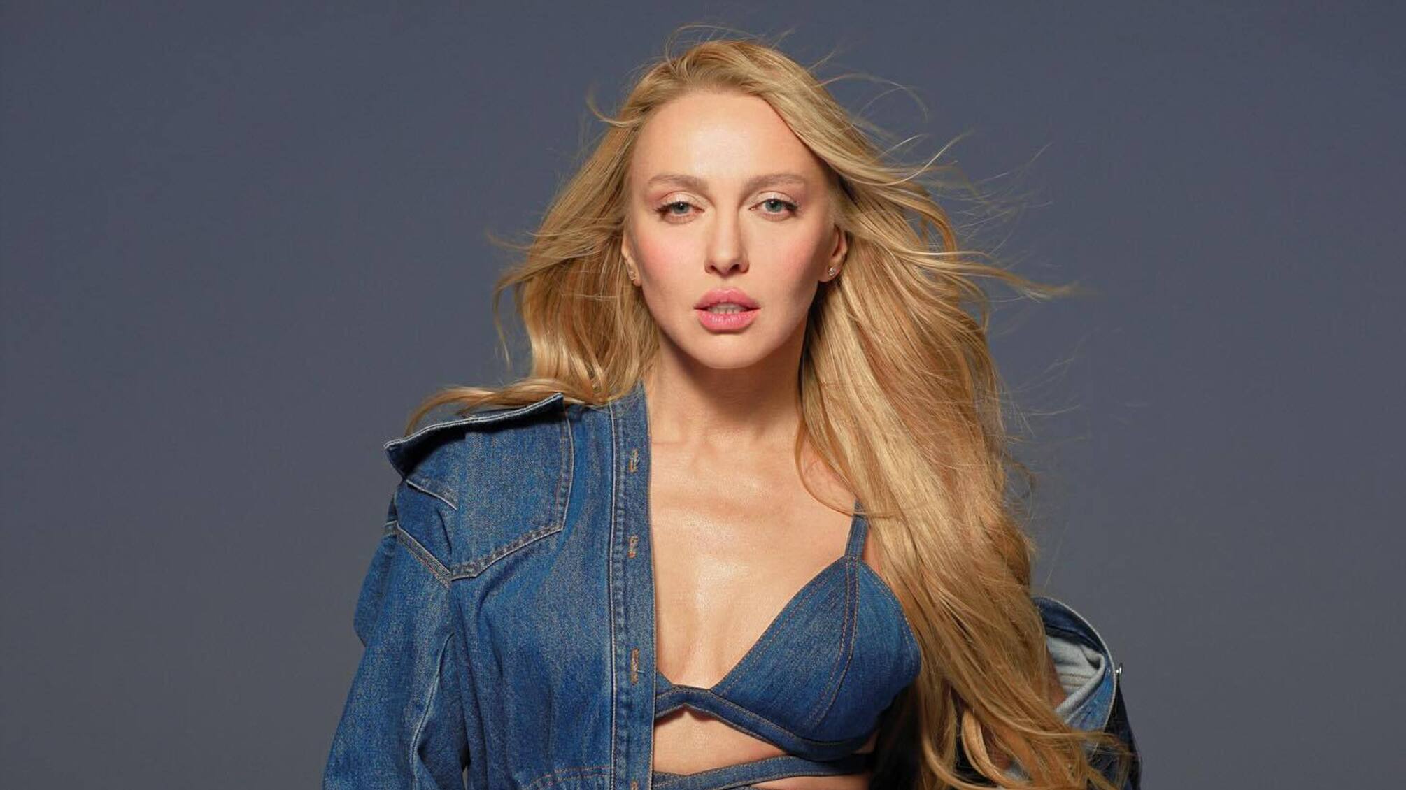 Оля Полякова