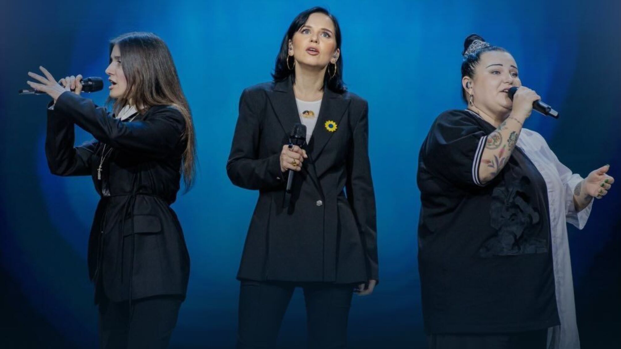 Alyona Alyona та Jerry Heil разом з Monika Liu