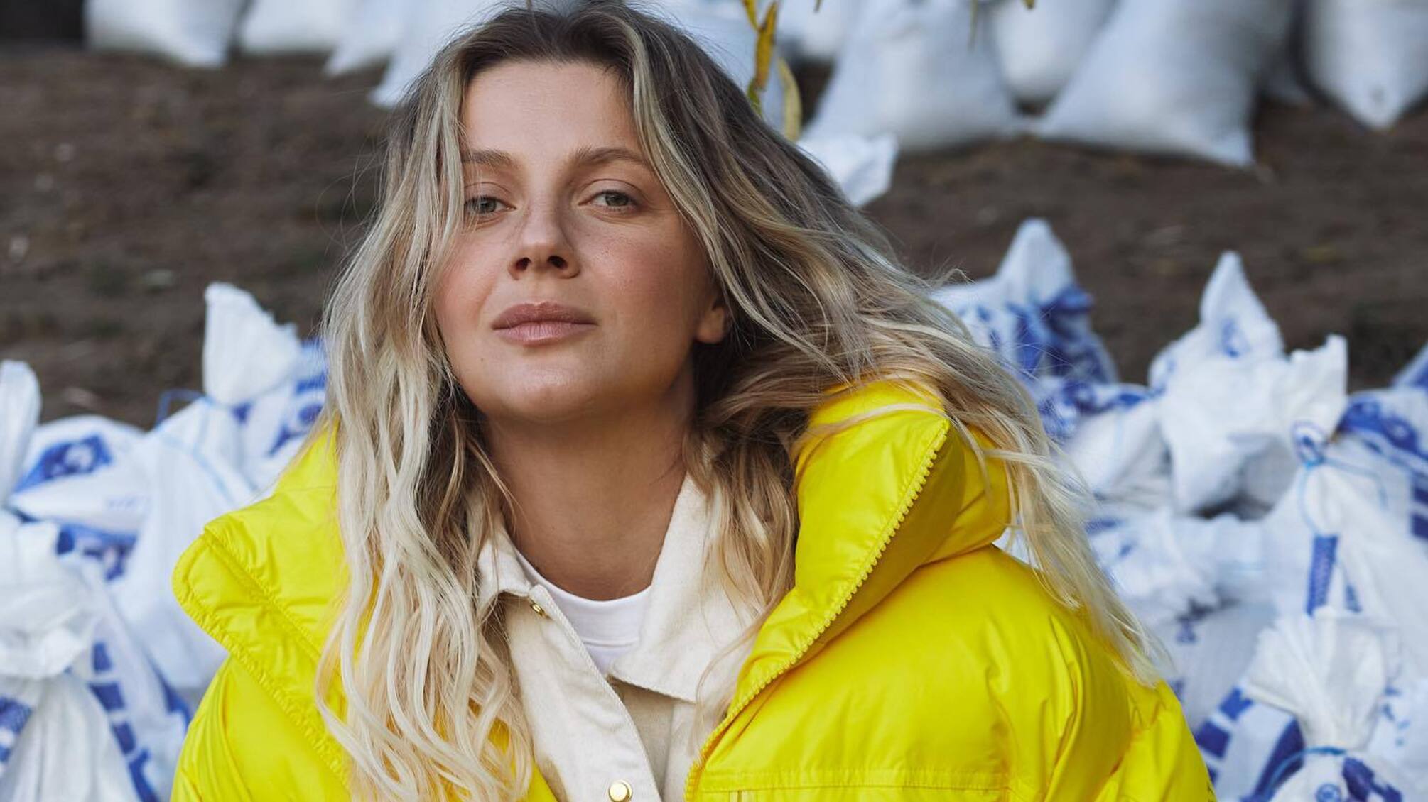 Певица Кола