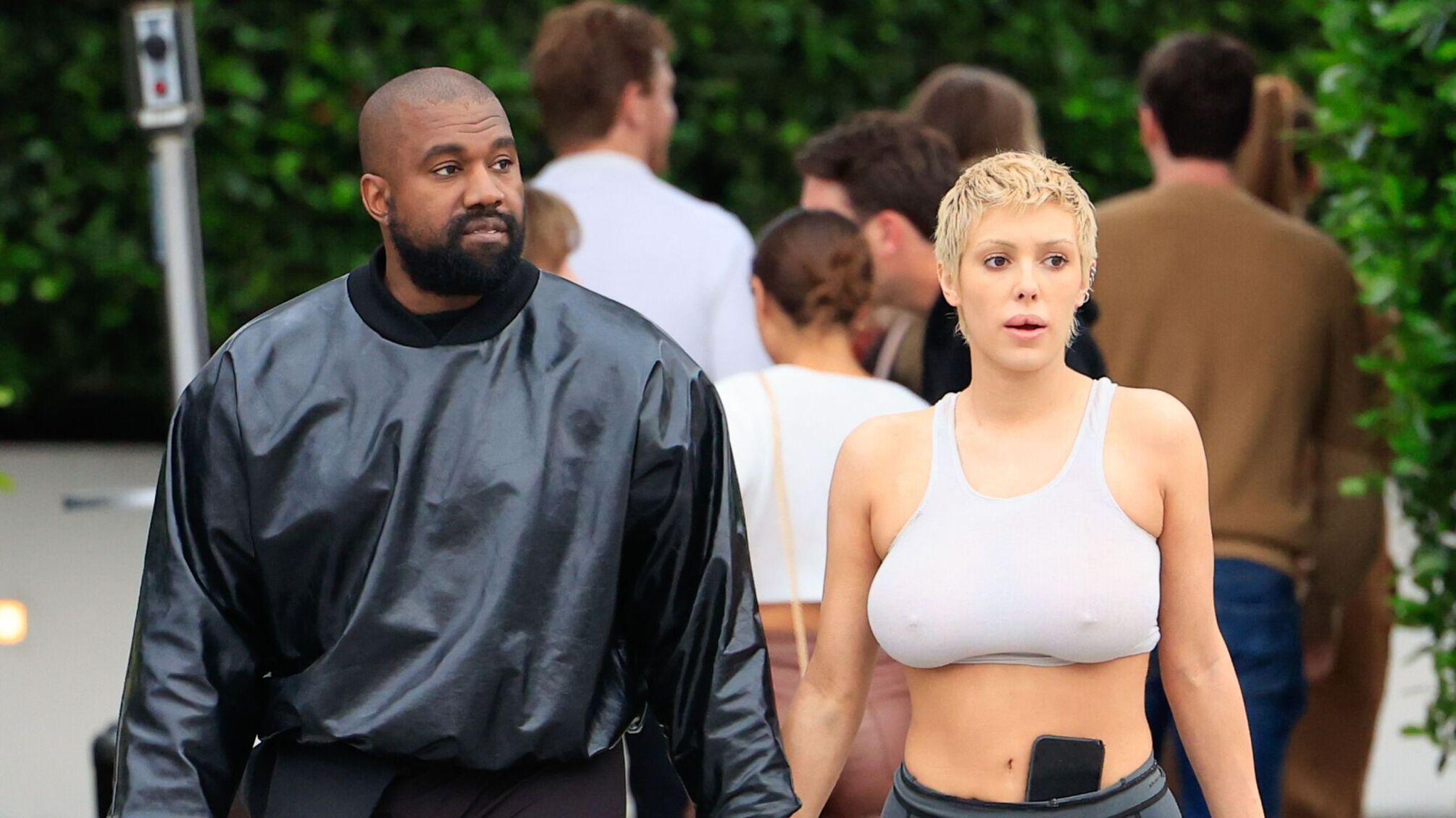 Жена Канье Уэста с обнаженными ягодицами появилась на вечеринке в Лос-Анджелесе