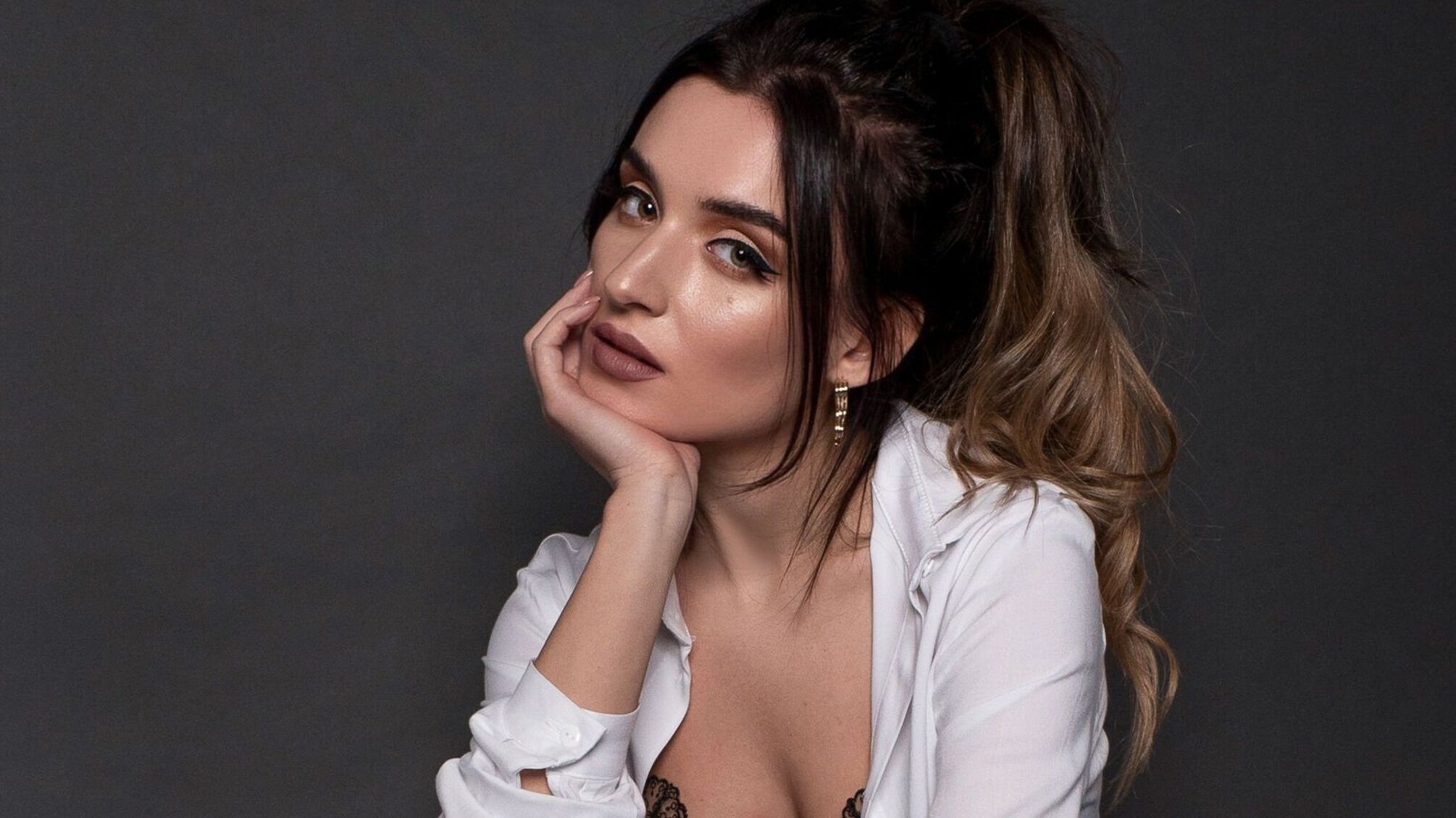 Руйнування зовнішніх бар'єрів: TANA презентує пісню 'Free Yourself'