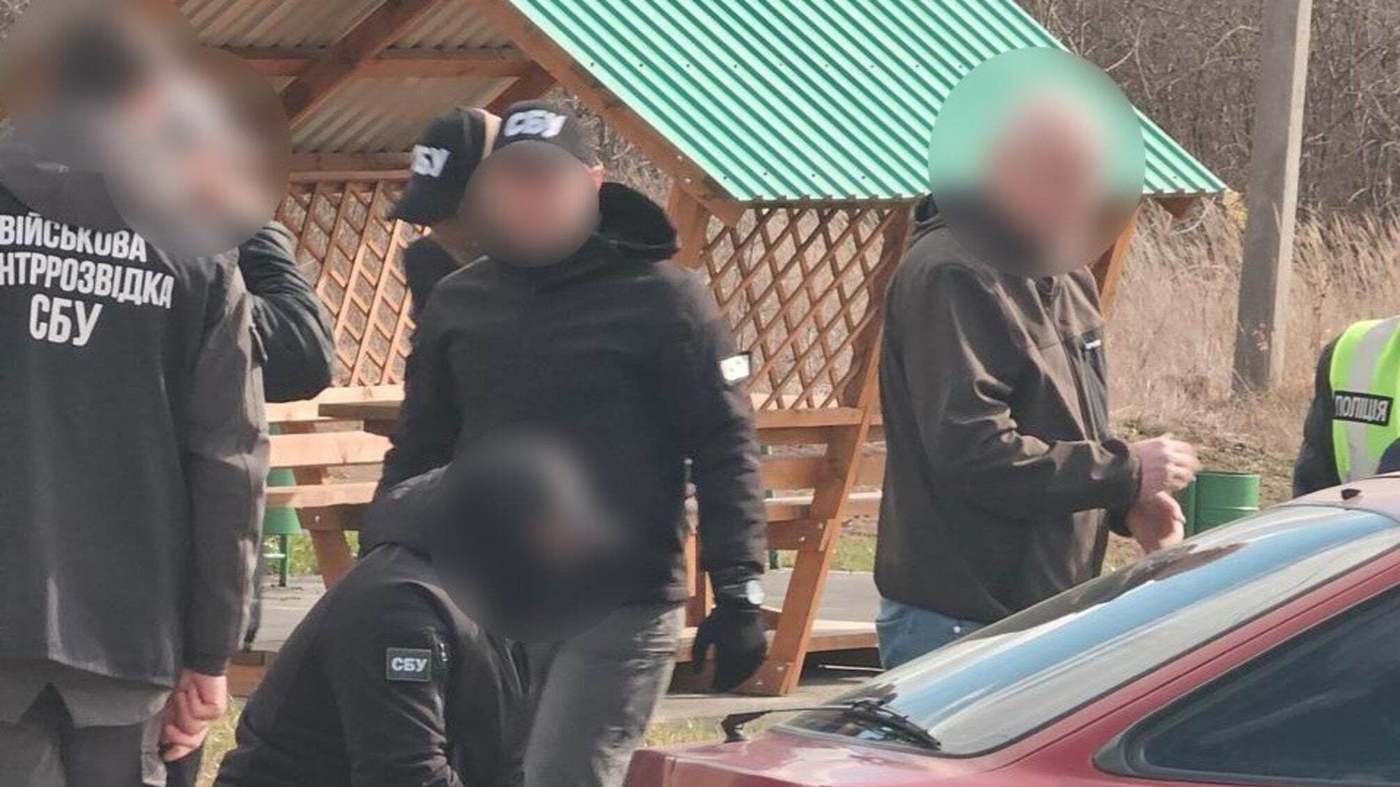 Підробляли документи та організовували виїзд за кордон: викрито переправників на Буковині та Миколаївщині