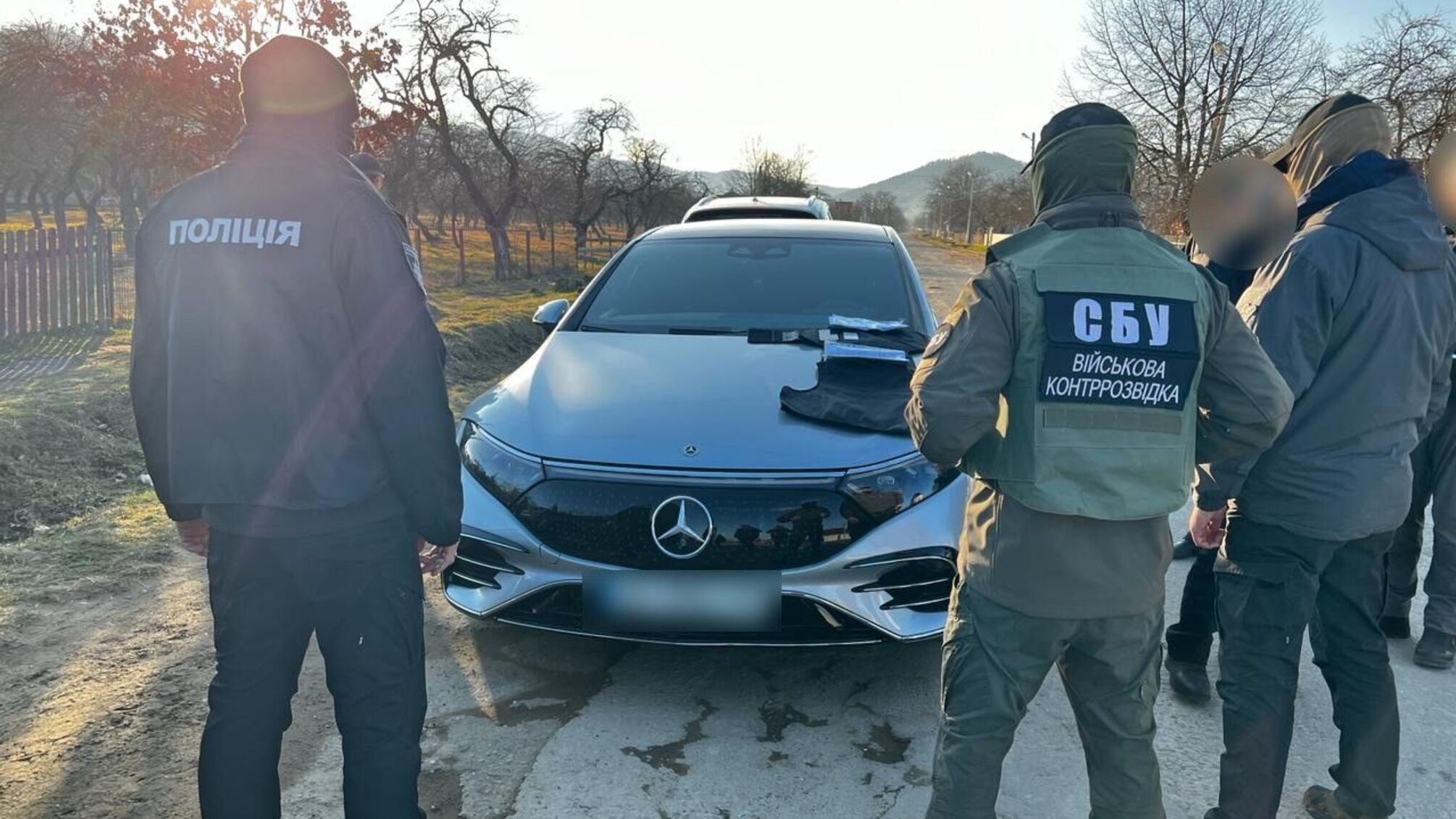 Поліцейські та працівники СБУ