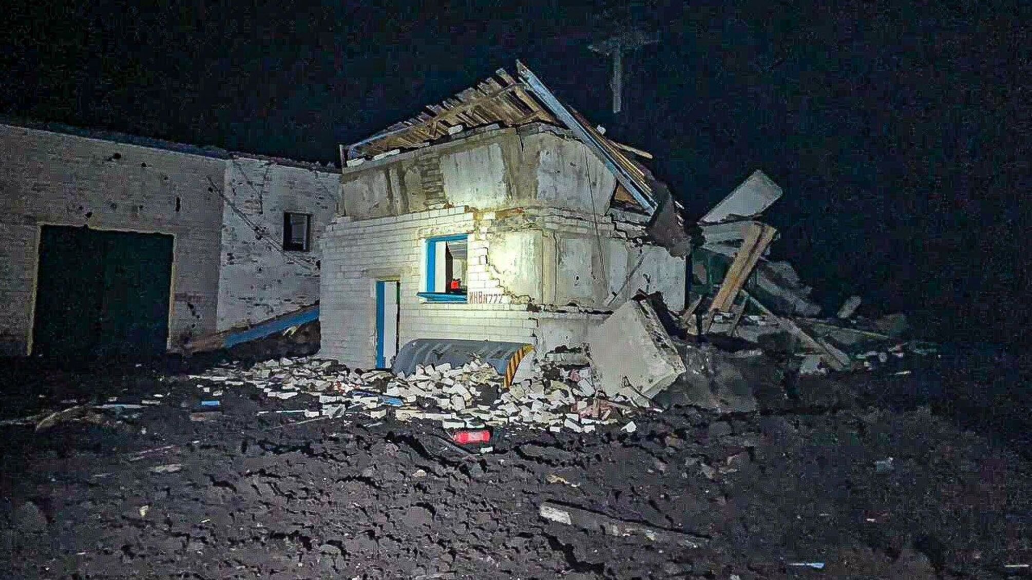 Беспокойная ночь: взрывы в Хмельницкой области привели к разрушению