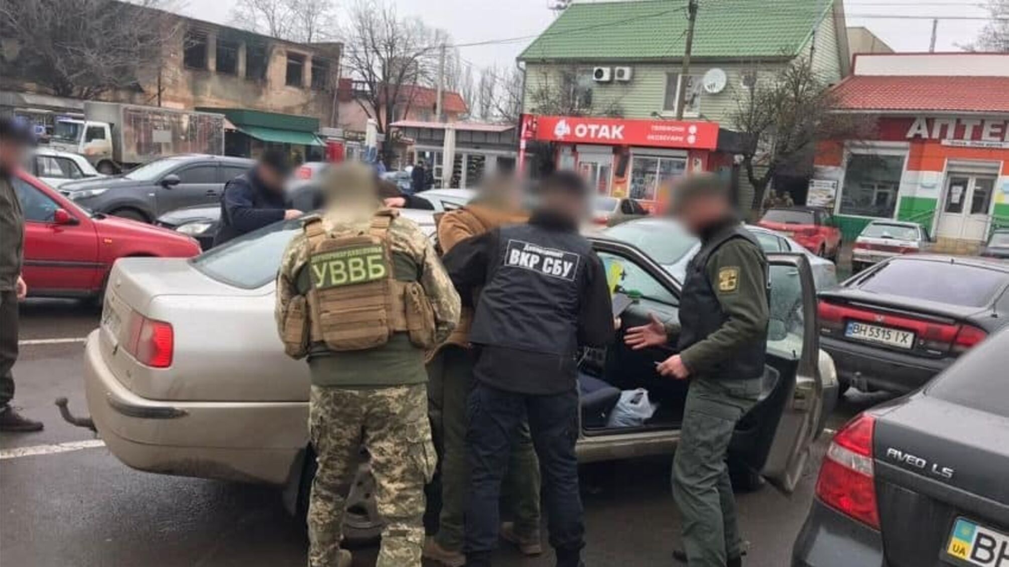 В обхід пунктів пропуску за 2 тисячі доларів: мешканця Одещини затримали за спробу дати хабаря прикордоннику