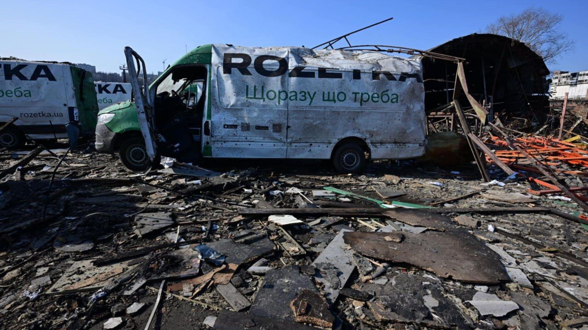 Росіяни влучили у склад компанії Rozetka під Києвом