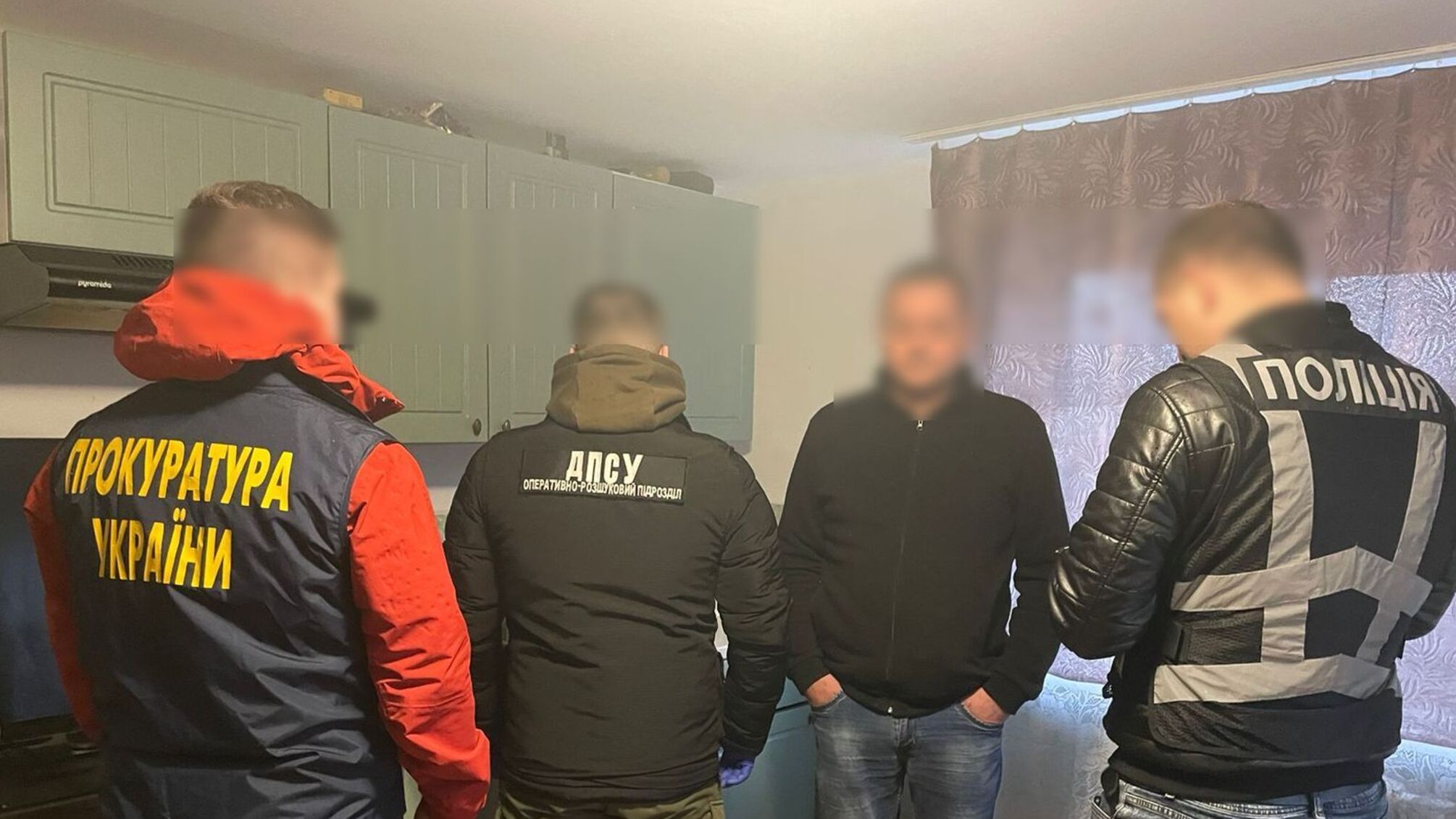 Фігуранта, який вимагав 3 000 доларів за фальшиві документи, притягнули до відповідальності