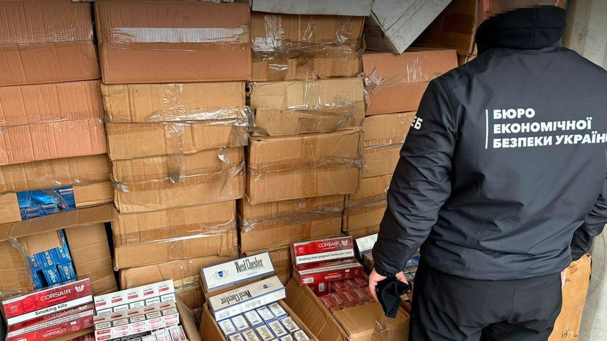 Товару на 120 млн грн: БЕБ ліквідувало маштабну схему з продажу сигарет