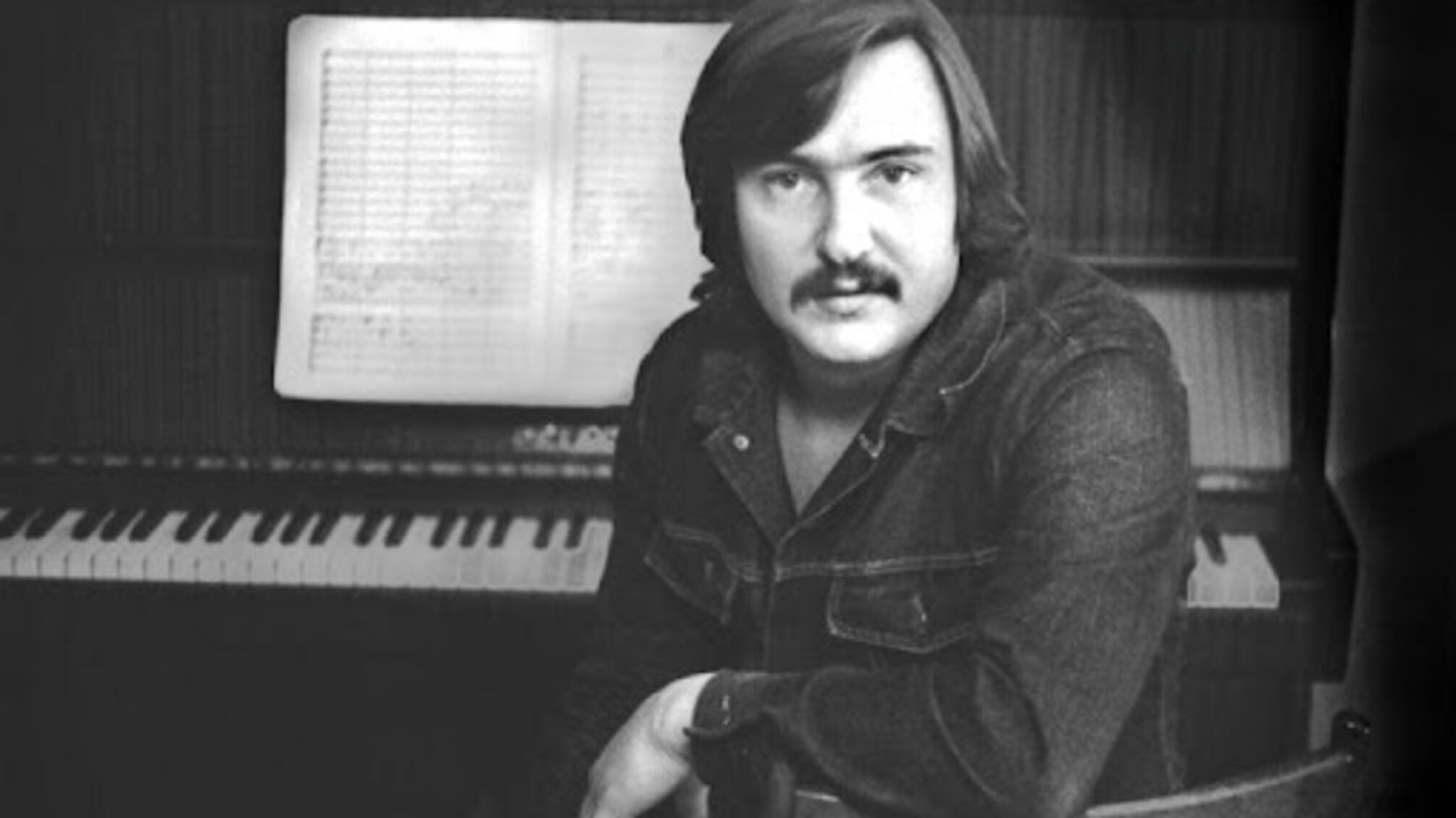 Володимир Івасюк чорно-біле фото