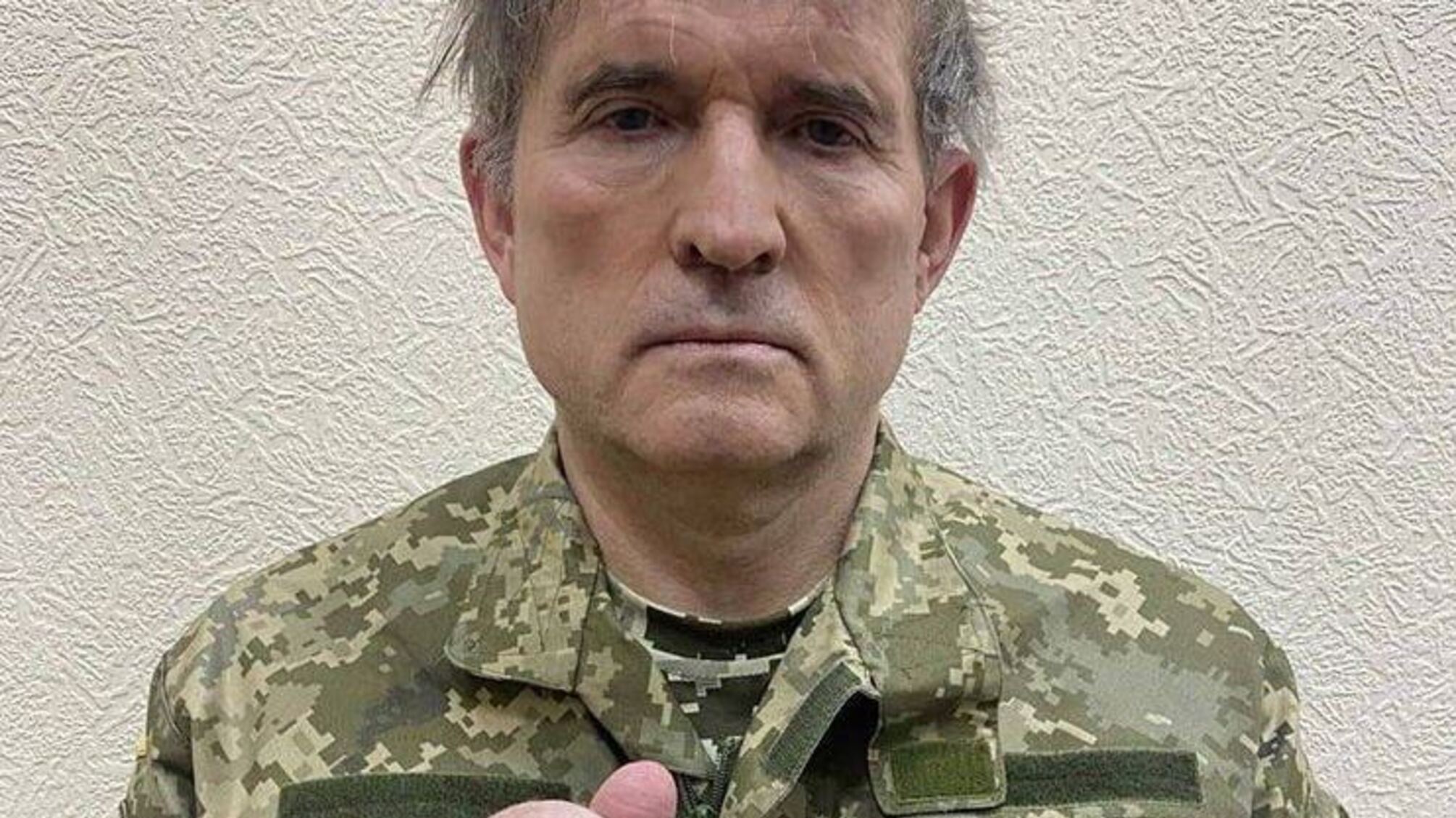 Кум путина Медведчук через суд хочет вернуть украинское гражданство, мандат и снять санкции
