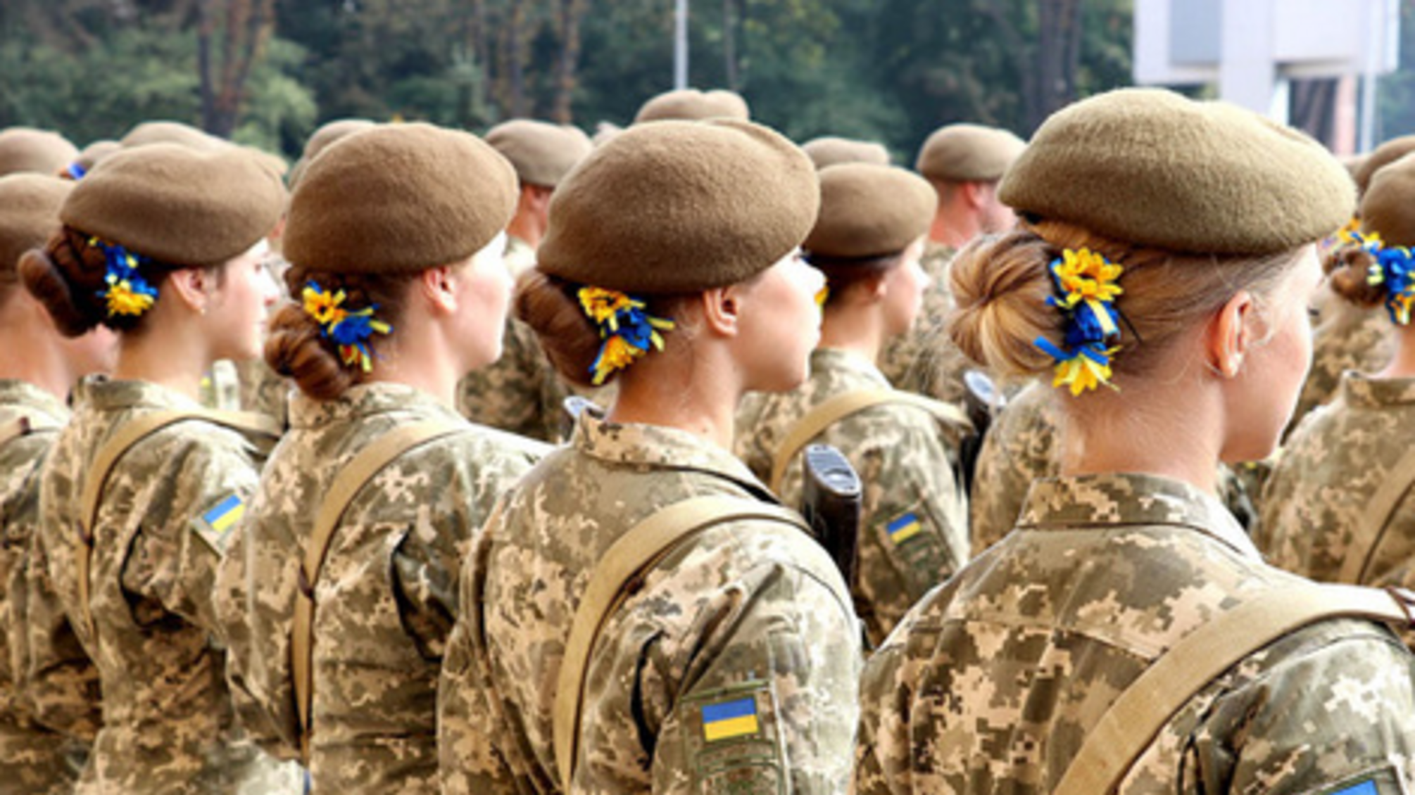 У Сухопутних силах радять українцям готуватися до мобілізації жінок у найближчі роки