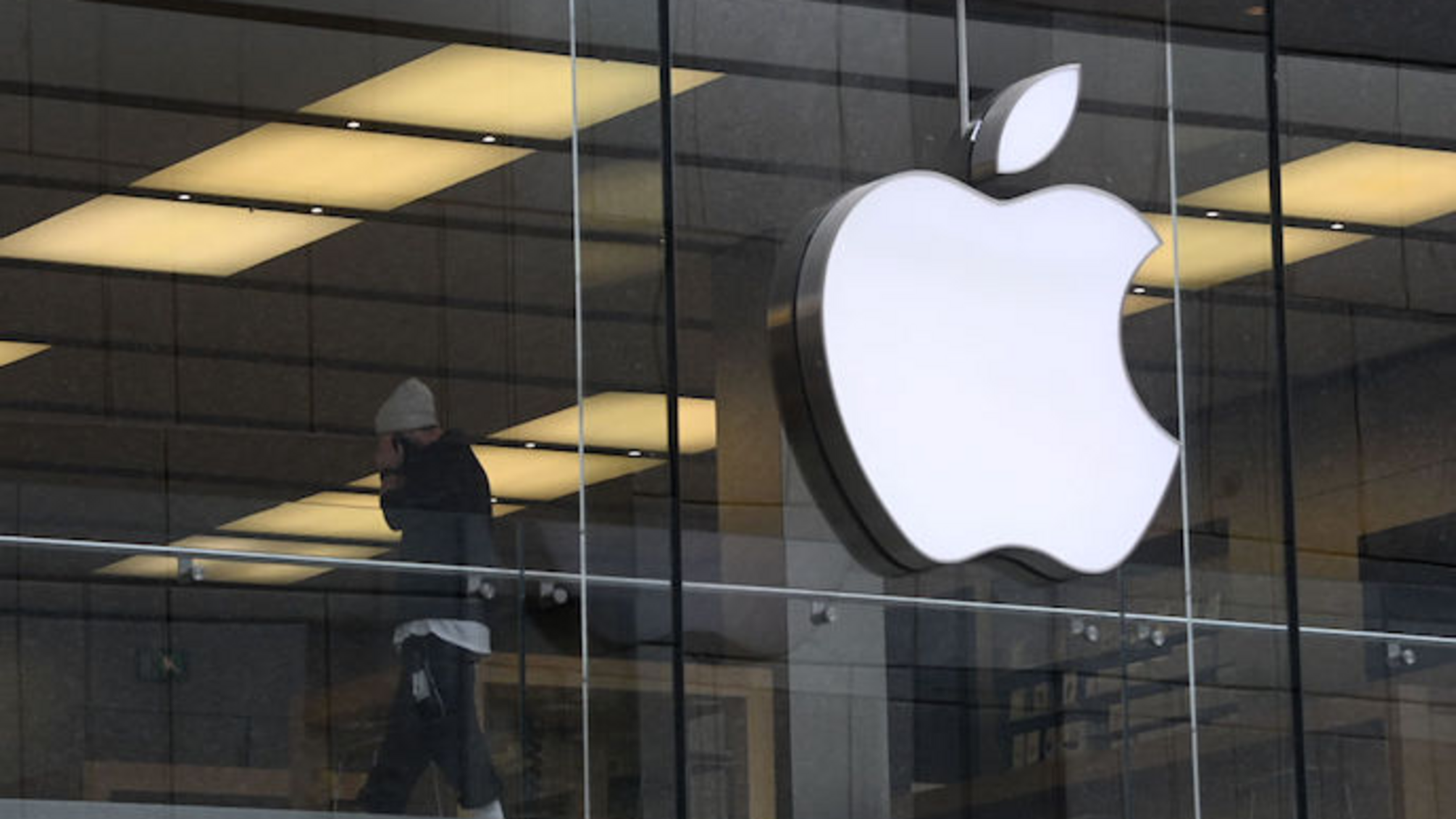 Apple попередила користувачів iPhone у 92 країнах про можливу кібератаку на їхні дані