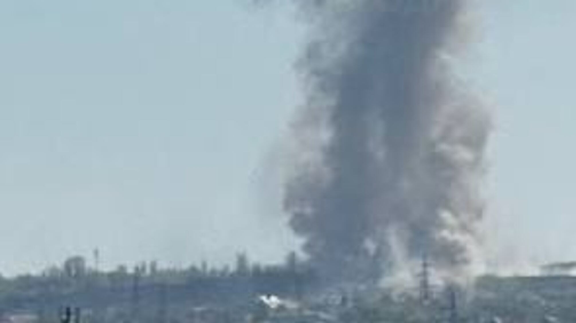 Вибухи також чули у Керчі