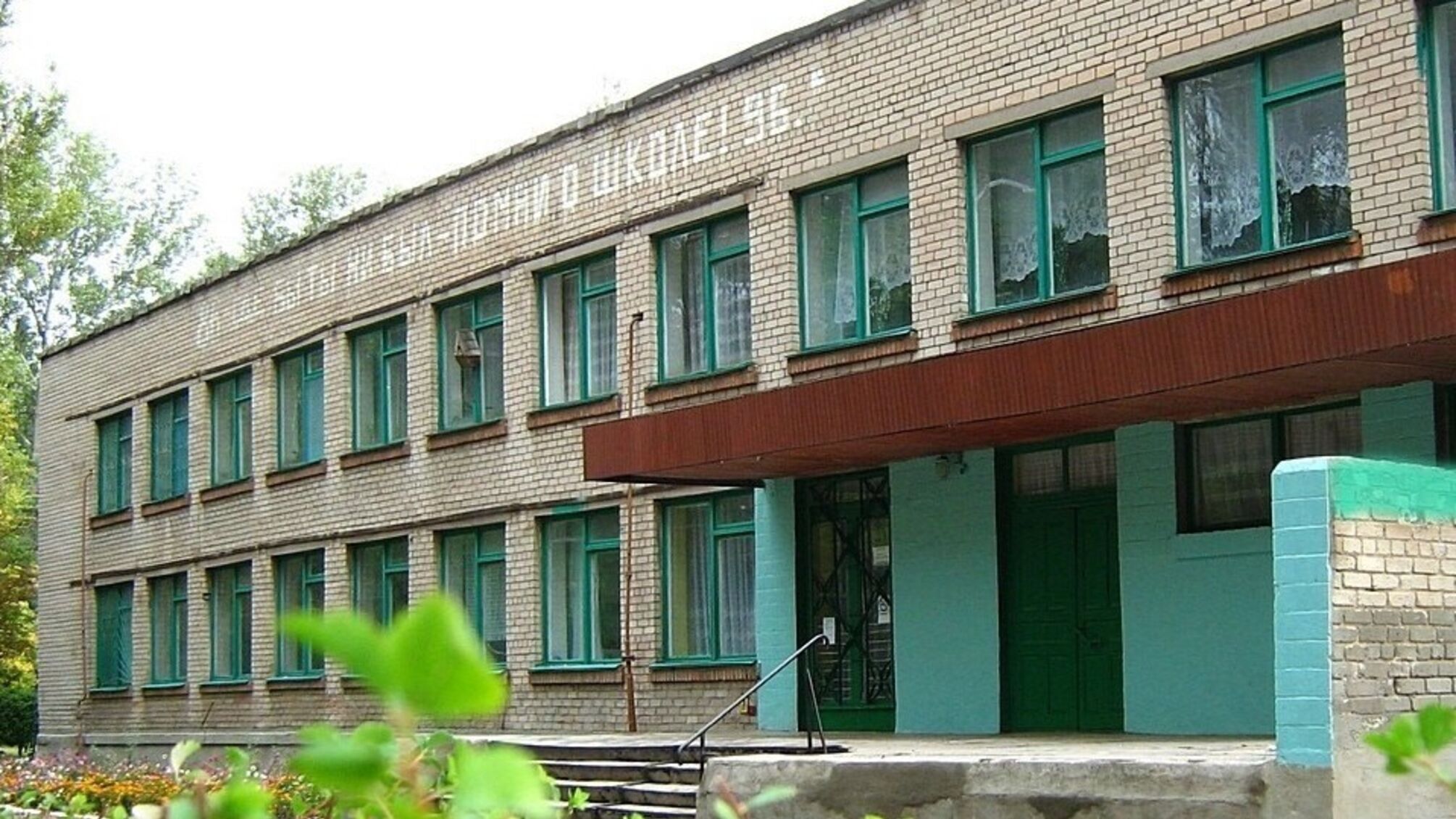 Фирма 'Сапсан-КР' получила подряд на строительство укрытия гимназии №84 без конкуренции
