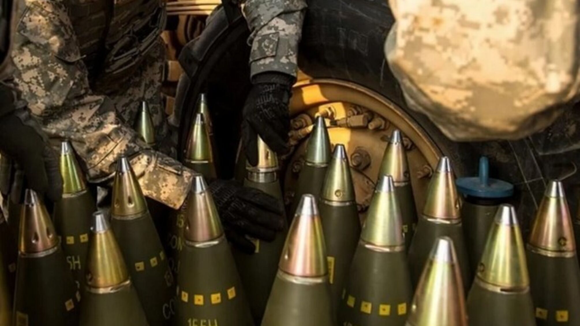Ініціатива Чехії з закупівлі снарядів для України набирає обертів