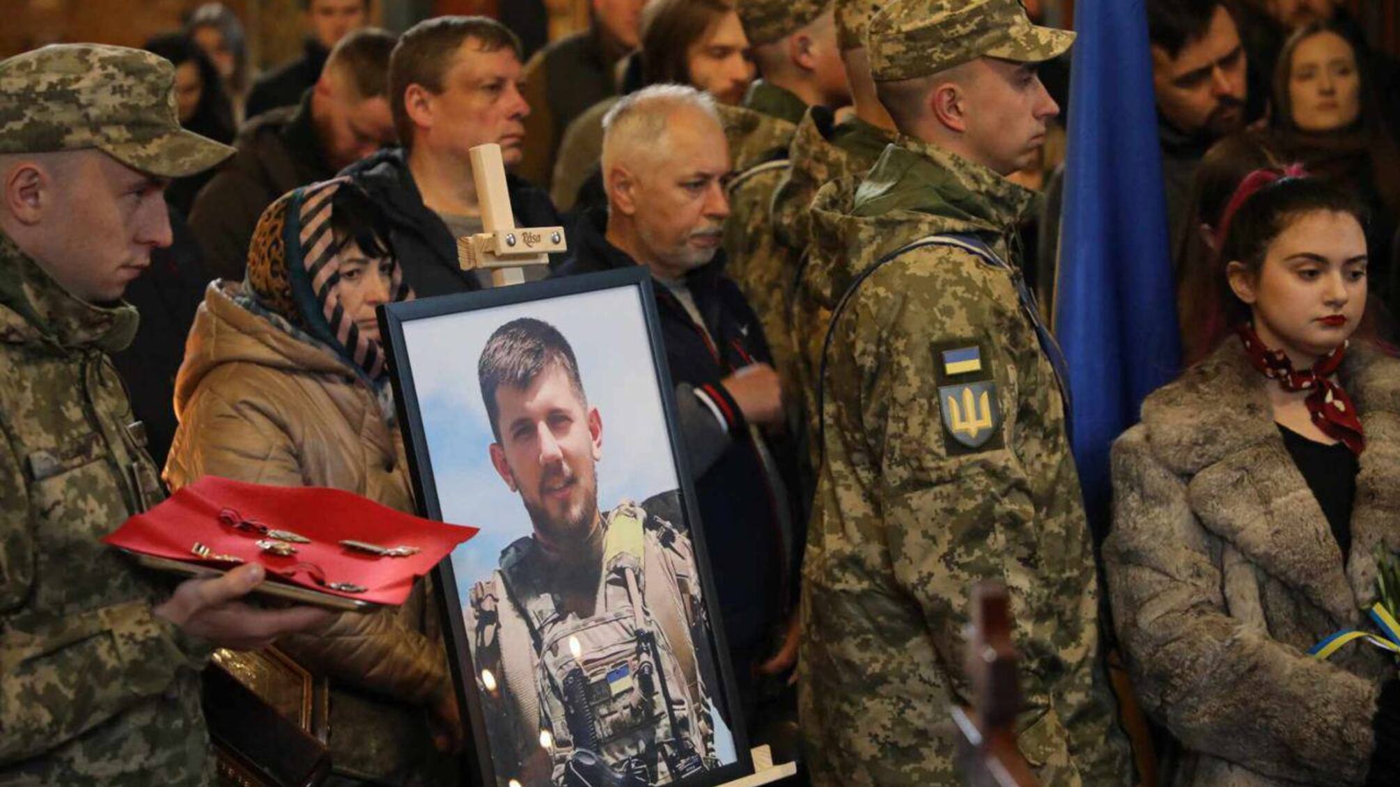 В Киеве простились с павшим на фронте военным и активистом Павлом Петриченко