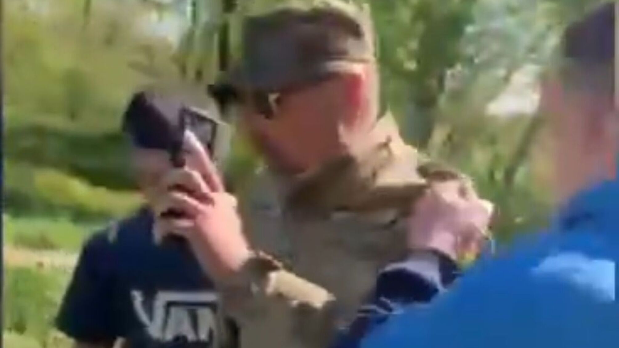 В Черновицкий области на работника ТЦК напала группа гражданских, ему пришлось открыл огонь