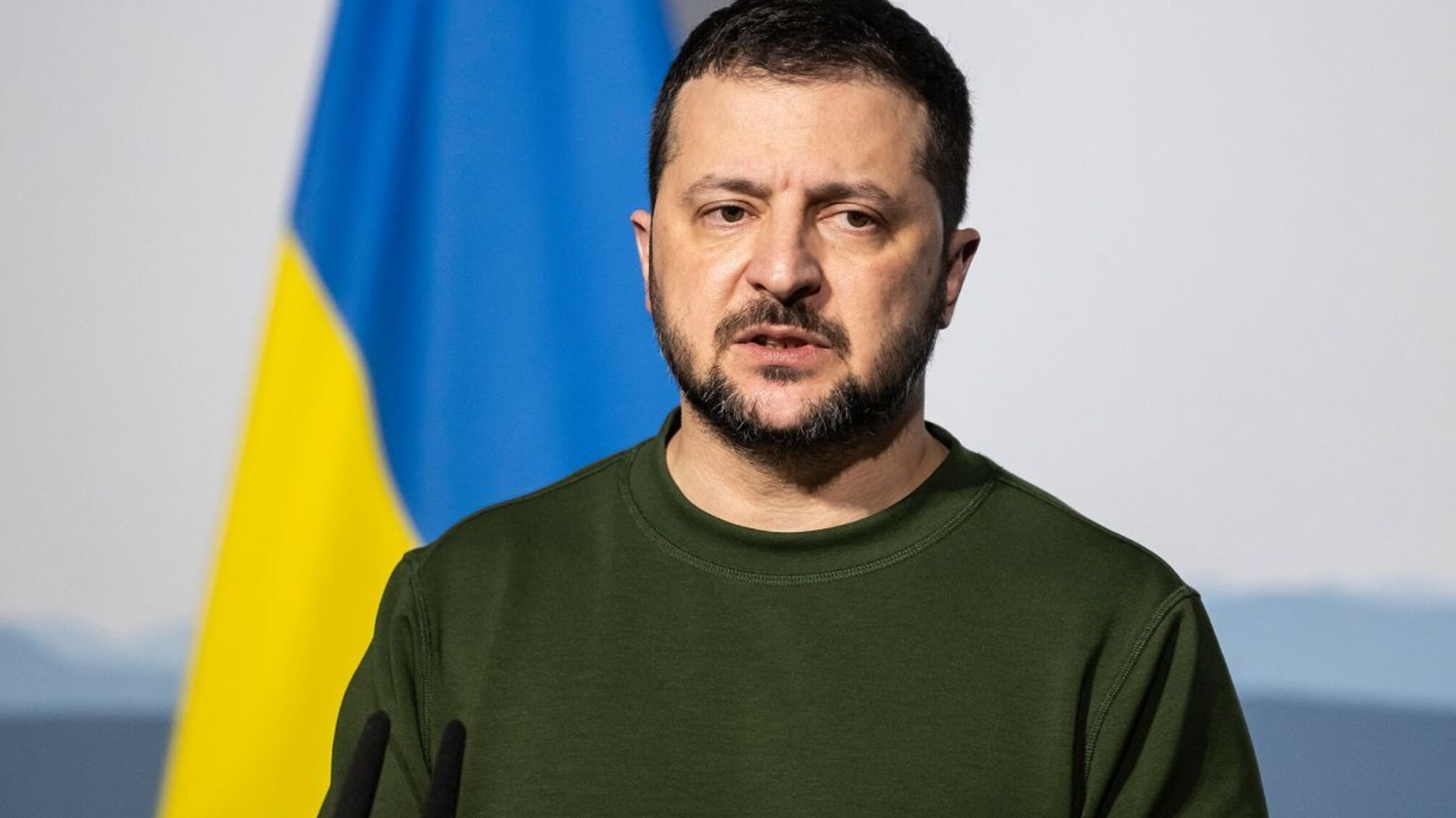 Залишається в Україні: Зеленський скасував усі найближчі поїздки за кордон