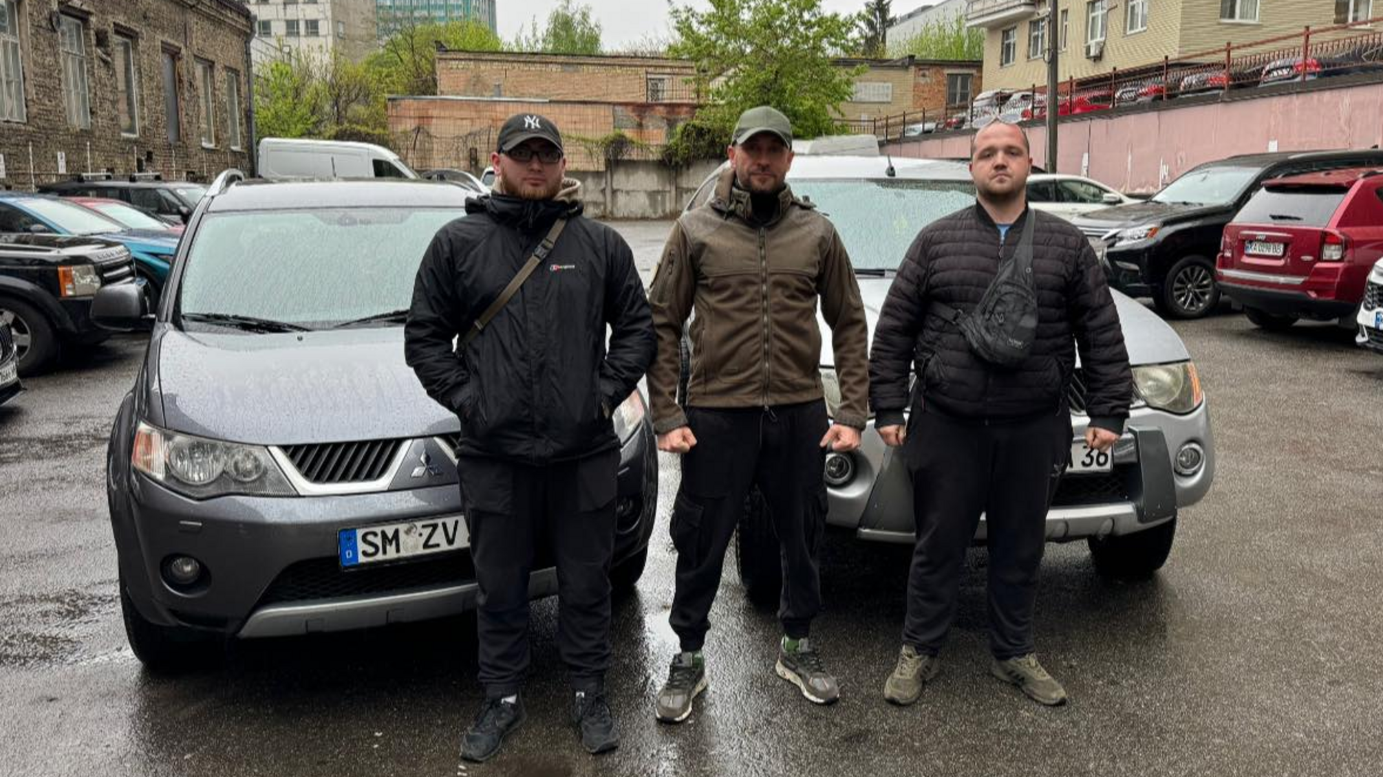 Бочкала, пикапы, батальон волонтер