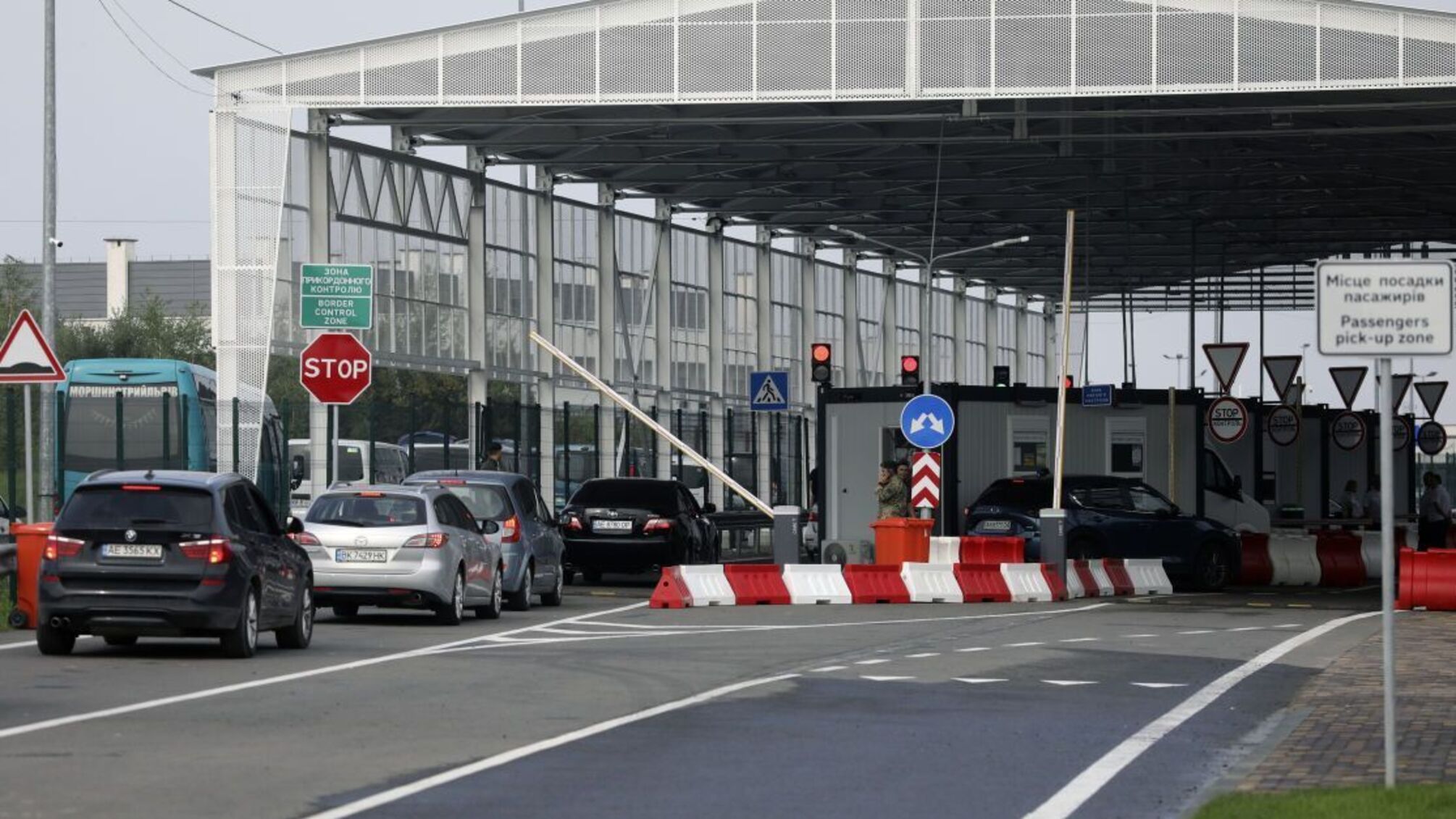 Поляки впервые с 9 февраля разблокировали самый большой пункт пропуска на границе с Украиной