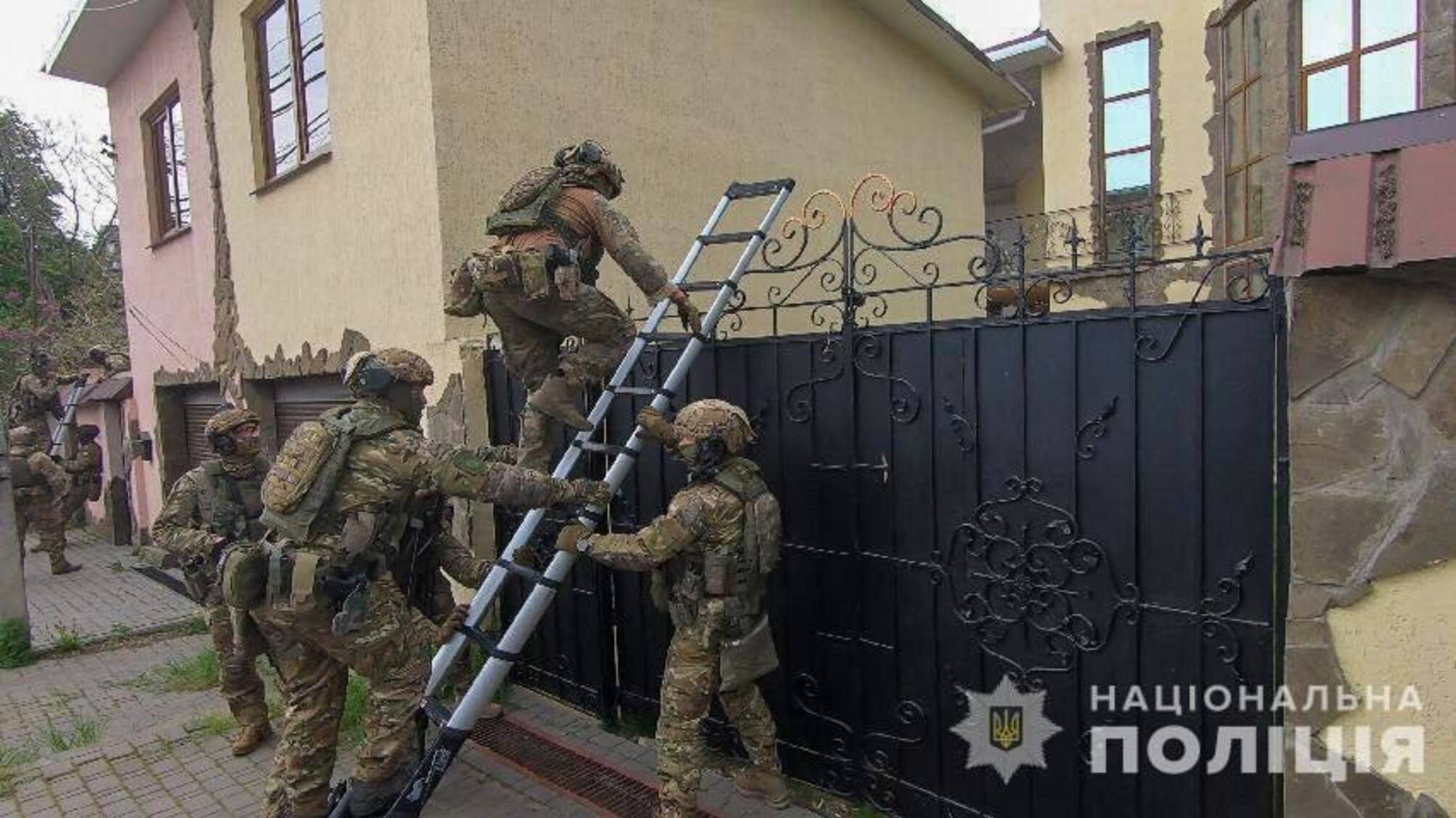 Полиция задержала организатора мошенников: 40-летнего жителя Днепра