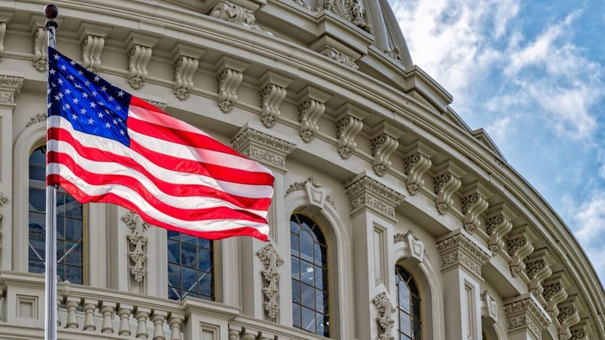 Сенат США проголосував законопроєкт про допомогу Україні