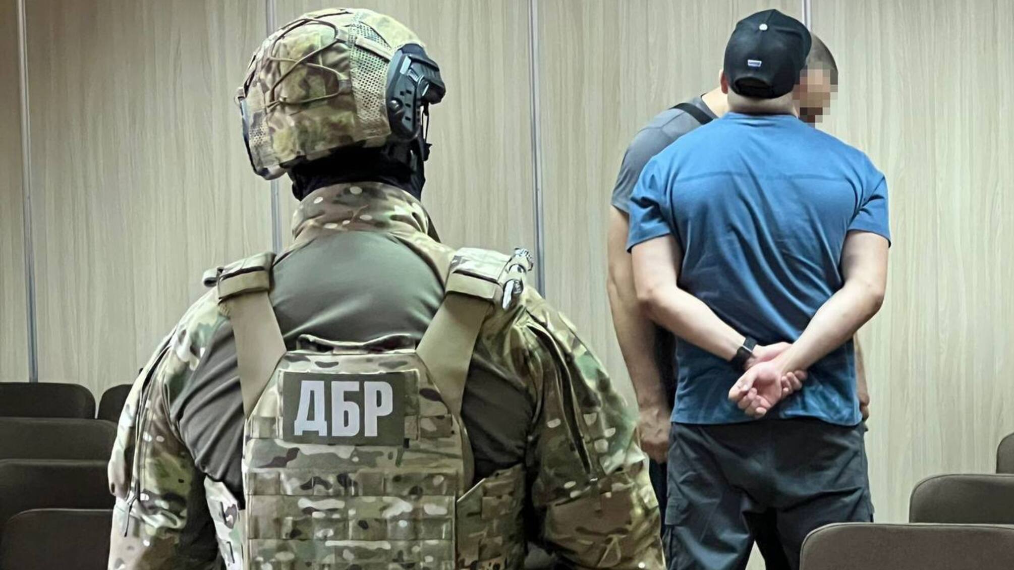 Вимагав 100 тис. дол від 'колаборантів': на Харківщині судитимуть правоохоронця