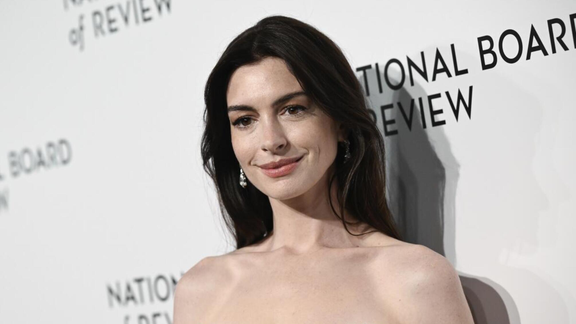 Енн Хетеуей розказала про боротьбу зі стресом у молодості