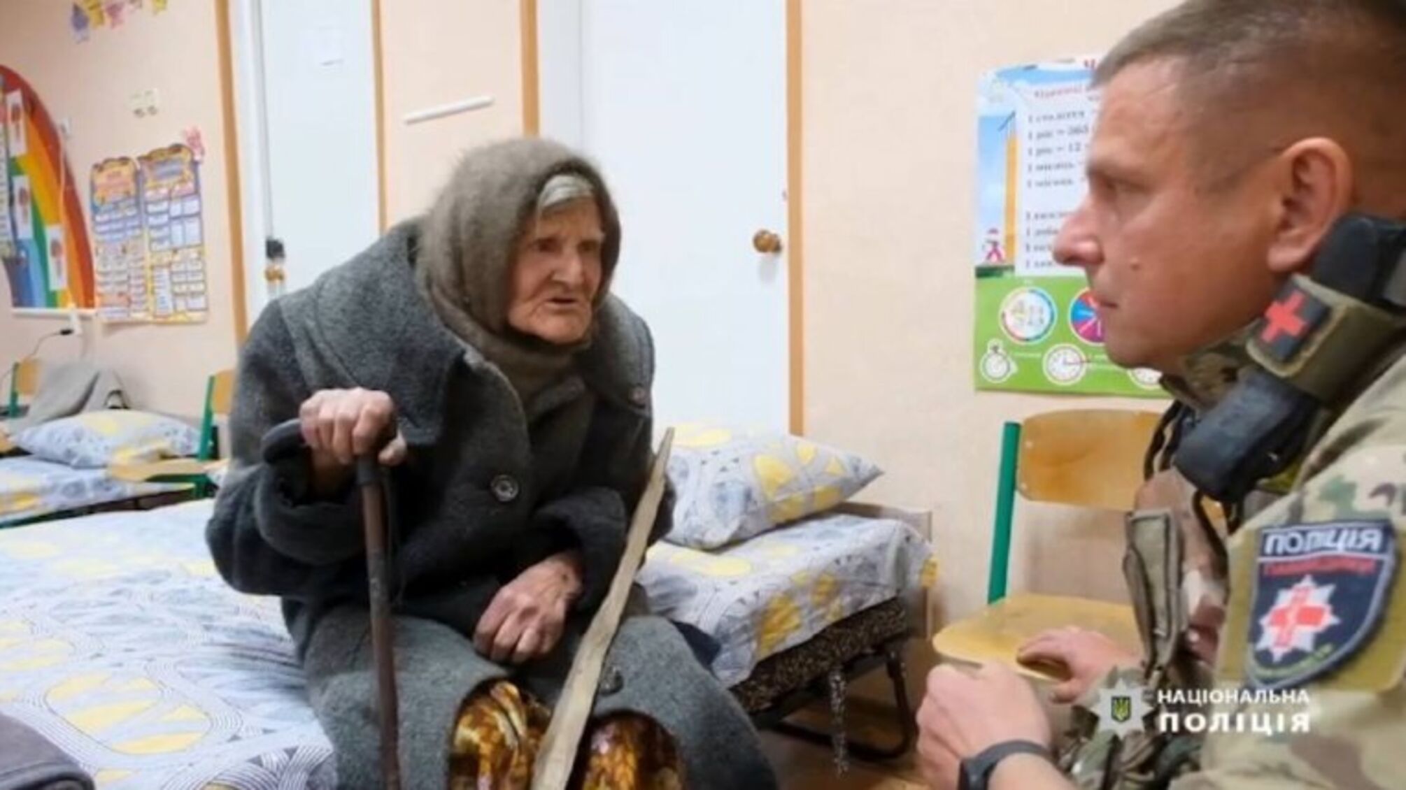 Без їжі та води: 98-річна жителька Донеччини пройшла 10 кілометрів з окупації