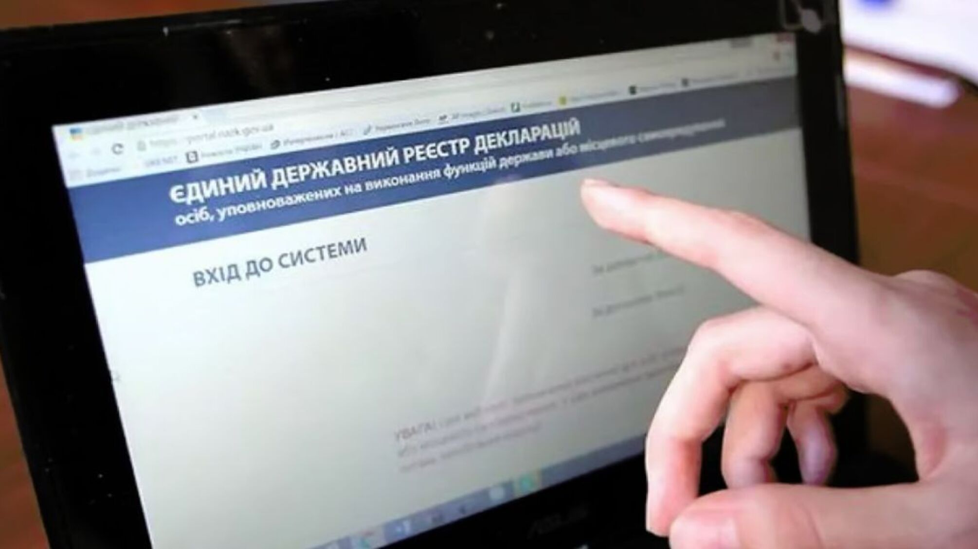 Раскрыты доходы руководителя столичного лесного сектора Виктора Сахнюка