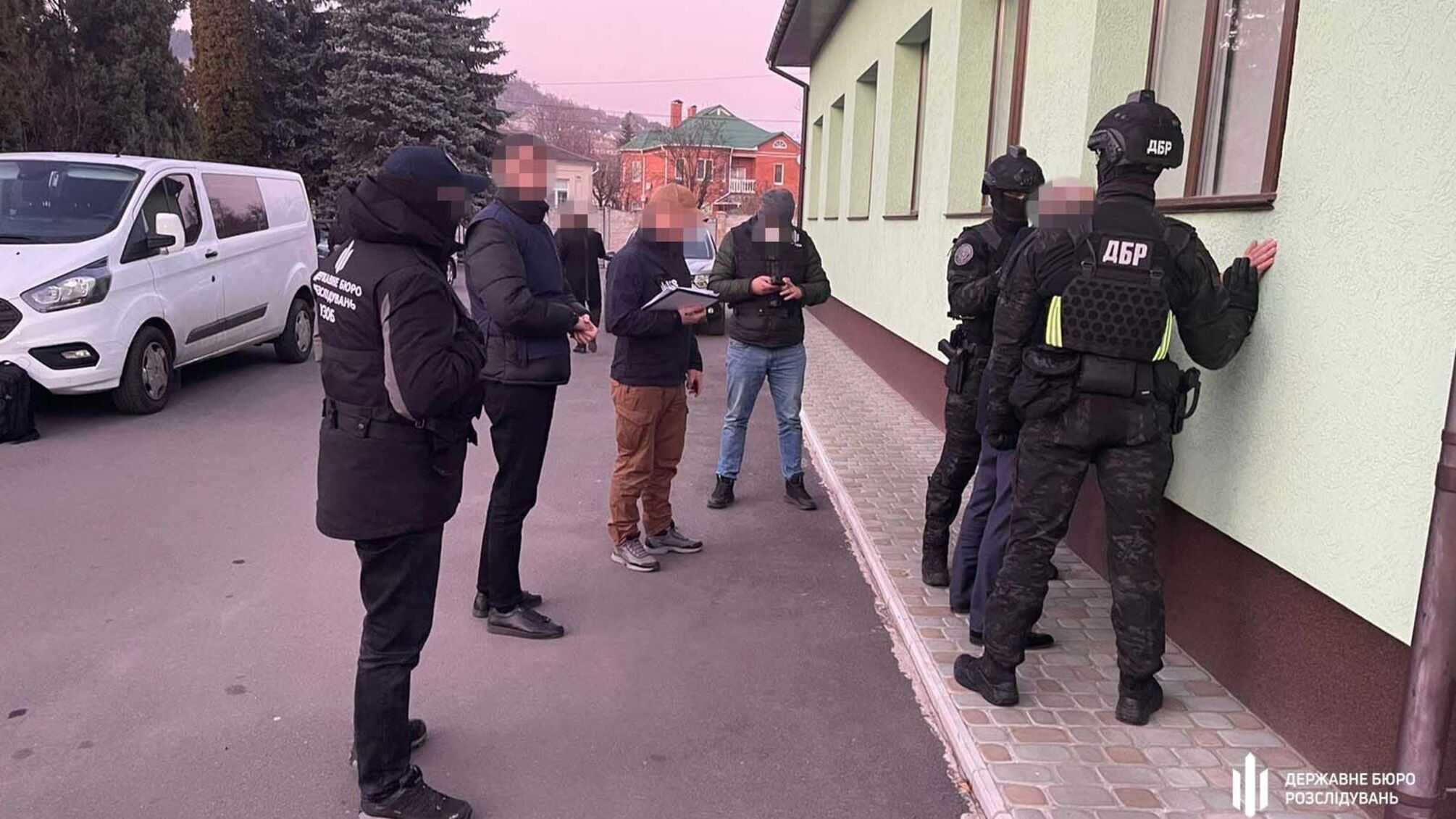 ДБР завершило розслідування щодо керівника лісгоспу, причетного до незаконної рубки дерев