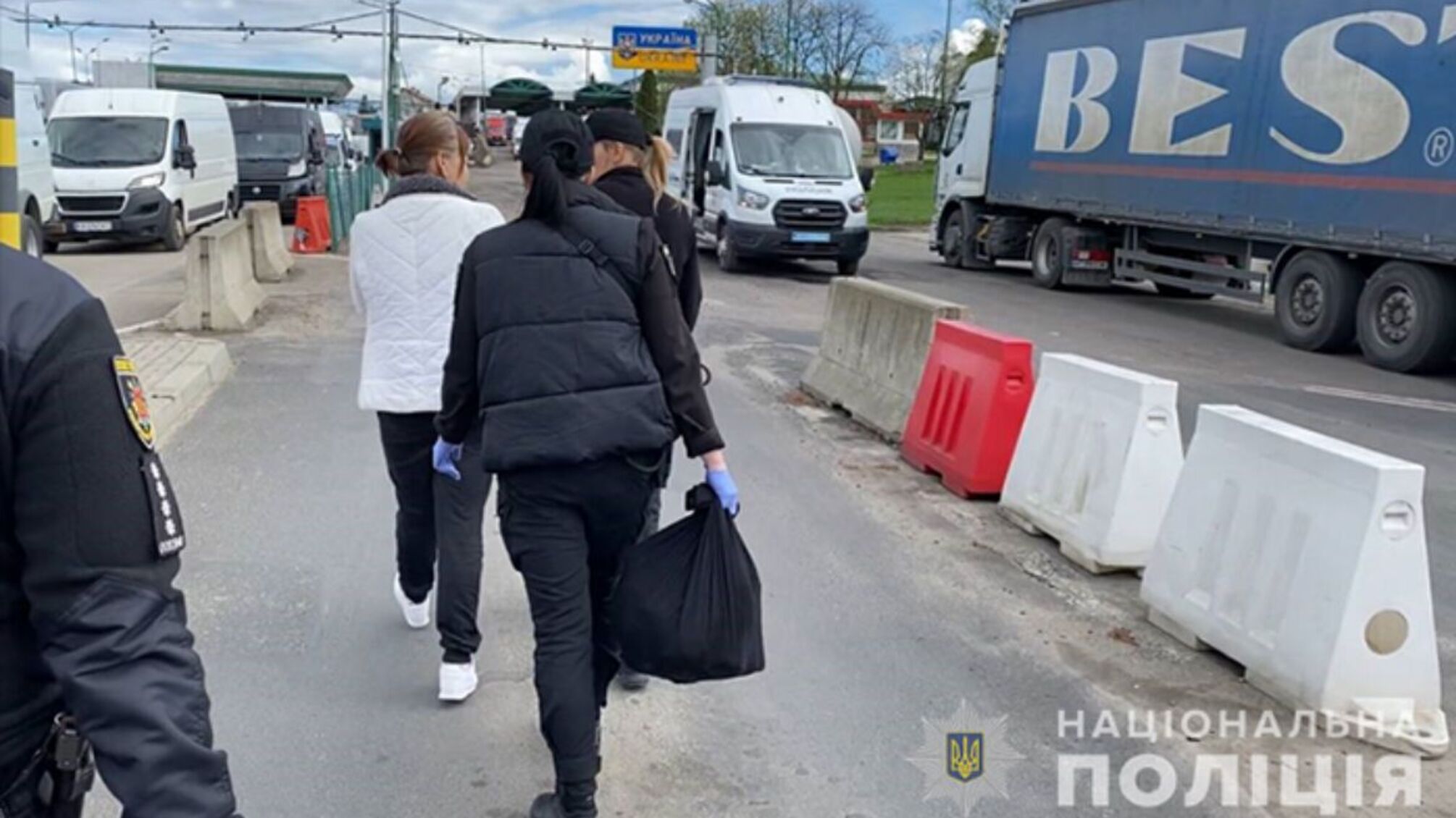 Продала сына за 600 гривен – в Украину экстрадировали жительницу Запорожья